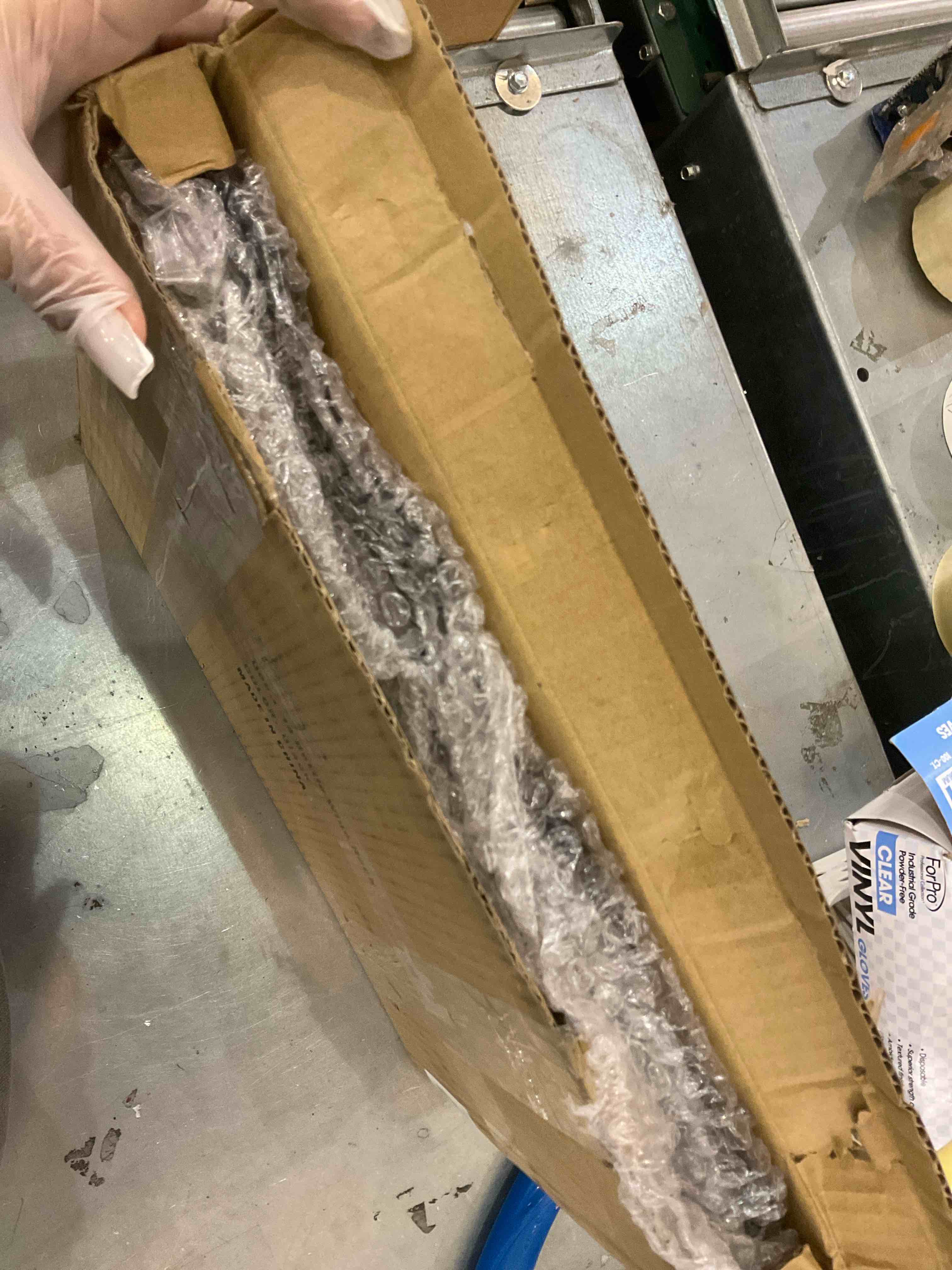 https://s3.amazonaws.com/lotting-images-prod/bidfta/EXS01117861_1704996046439.jpeg