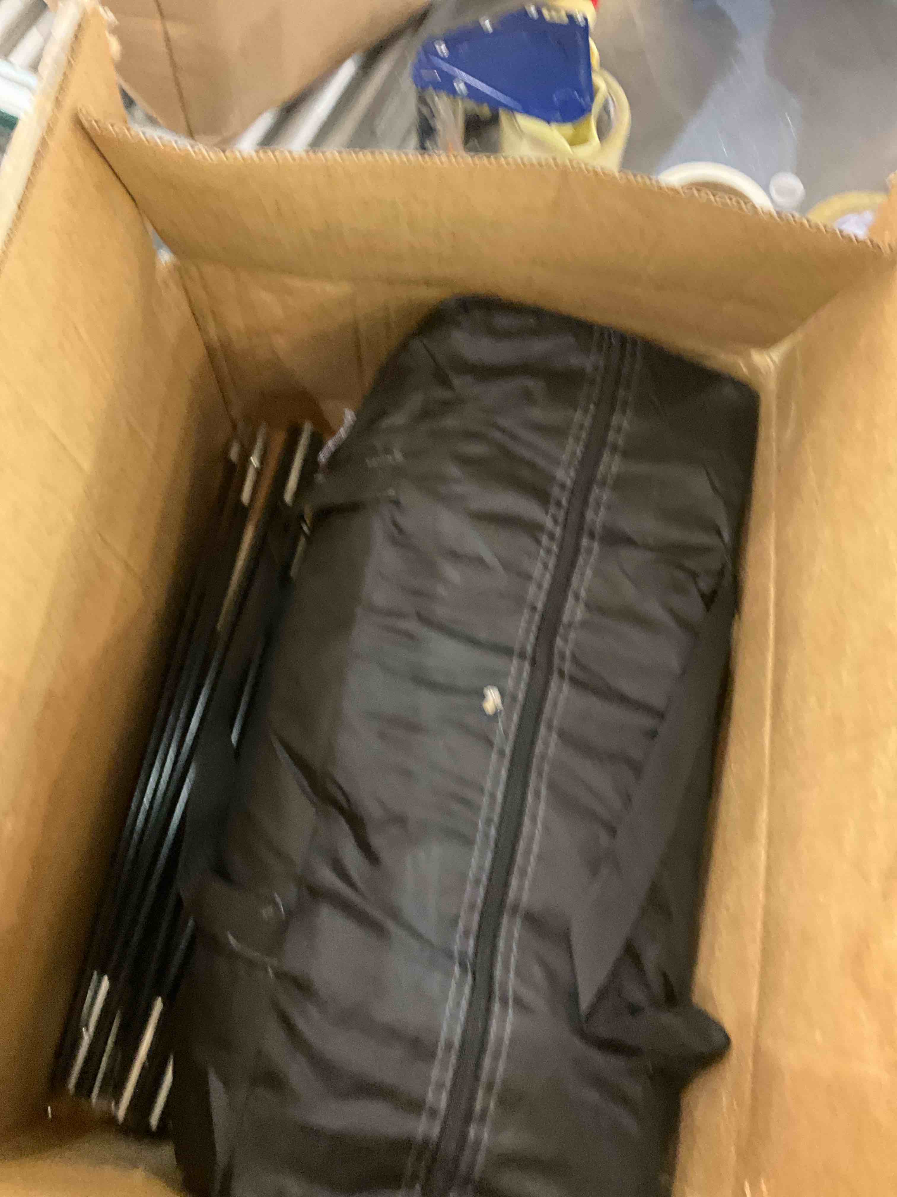 https://s3.amazonaws.com/lotting-images-prod/bidfta/EXS01117862_1704996118226.jpeg