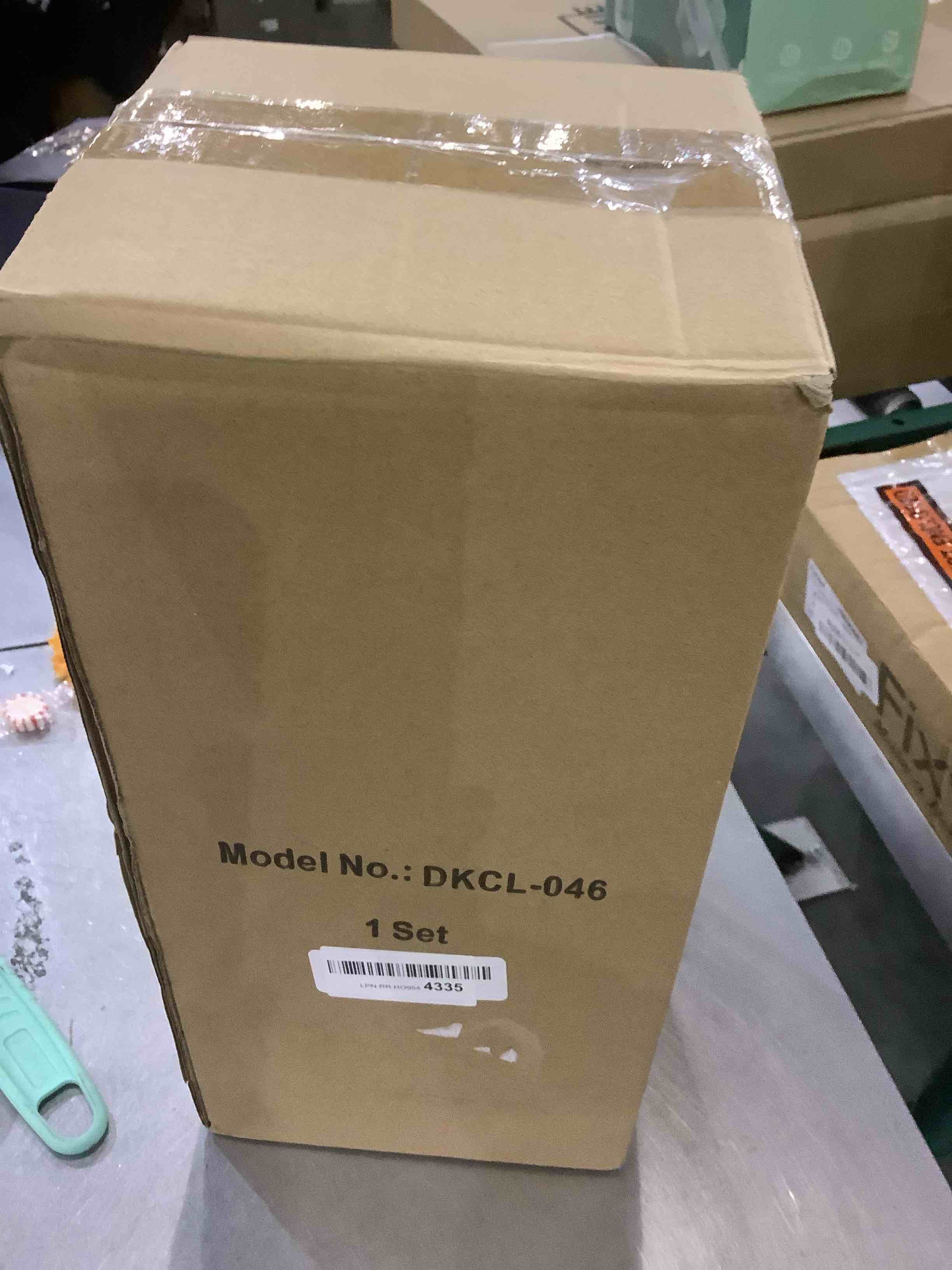 https://s3.amazonaws.com/lotting-images-prod/bidfta/EXS01119121_1705592216389.jpeg