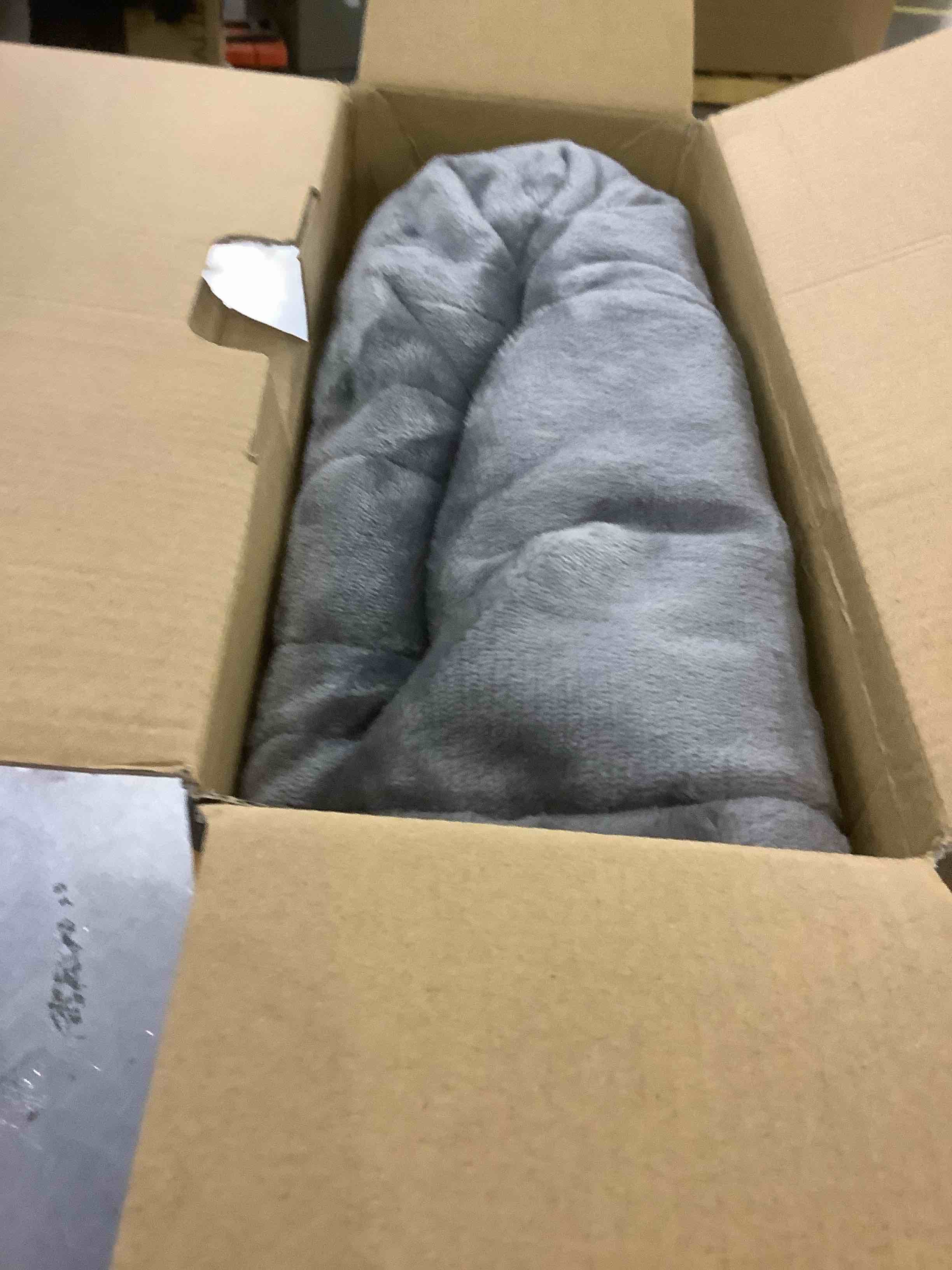 https://s3.amazonaws.com/lotting-images-prod/bidfta/EXS01119152_1705598652319.jpeg