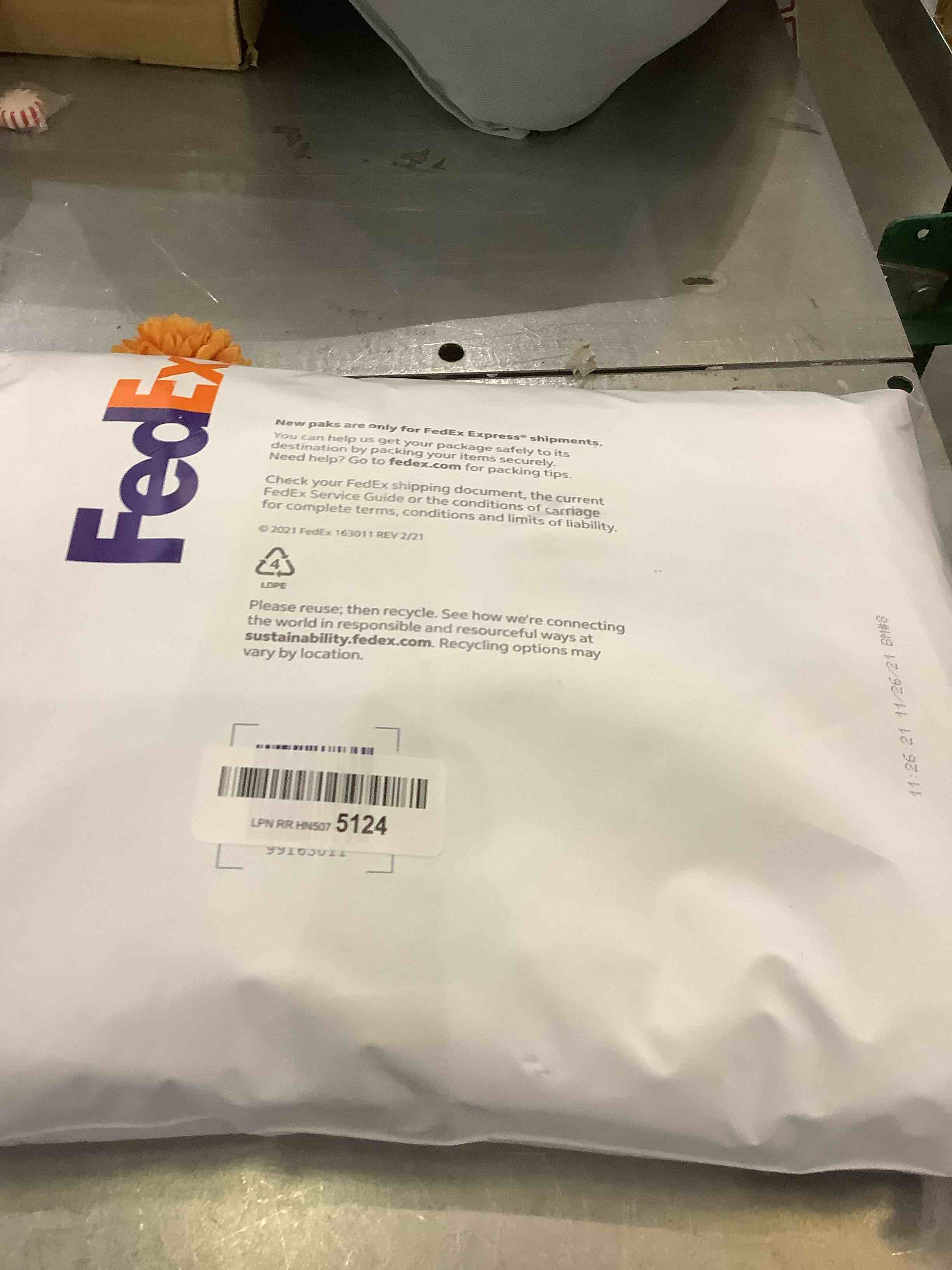 https://s3.amazonaws.com/lotting-images-prod/bidfta/EXS01119422_1705954474172.jpeg