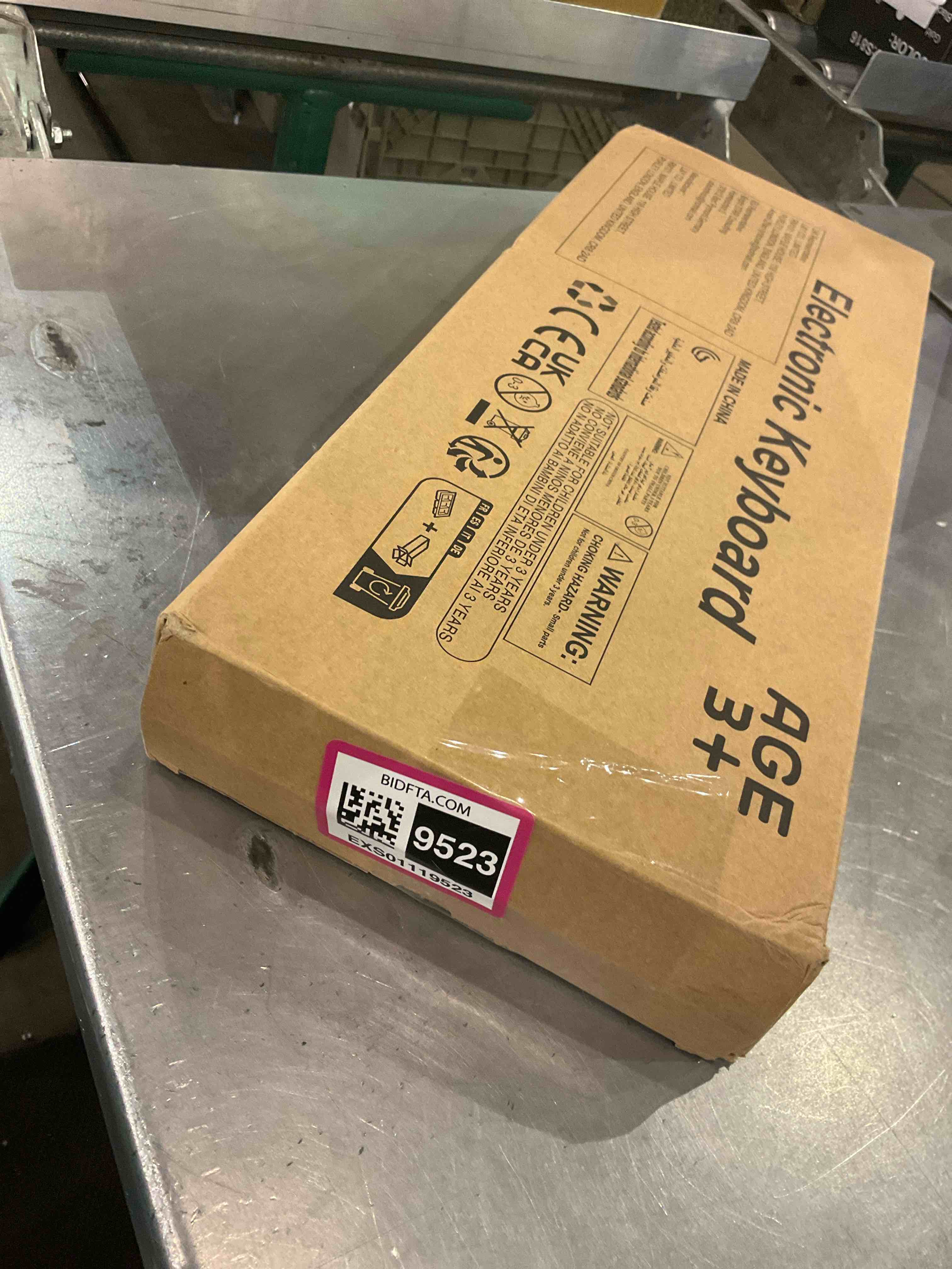 https://s3.amazonaws.com/lotting-images-prod/bidfta/EXS01119523_1705066796420.jpeg