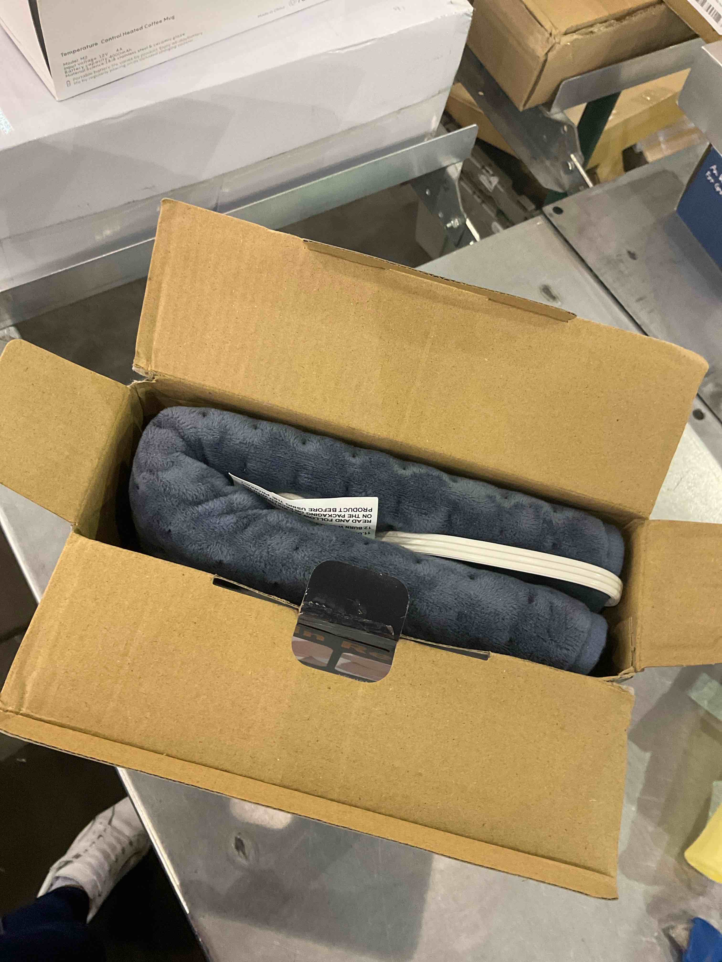 https://s3.amazonaws.com/lotting-images-prod/bidfta/EXS01119556_1705071955811.jpeg