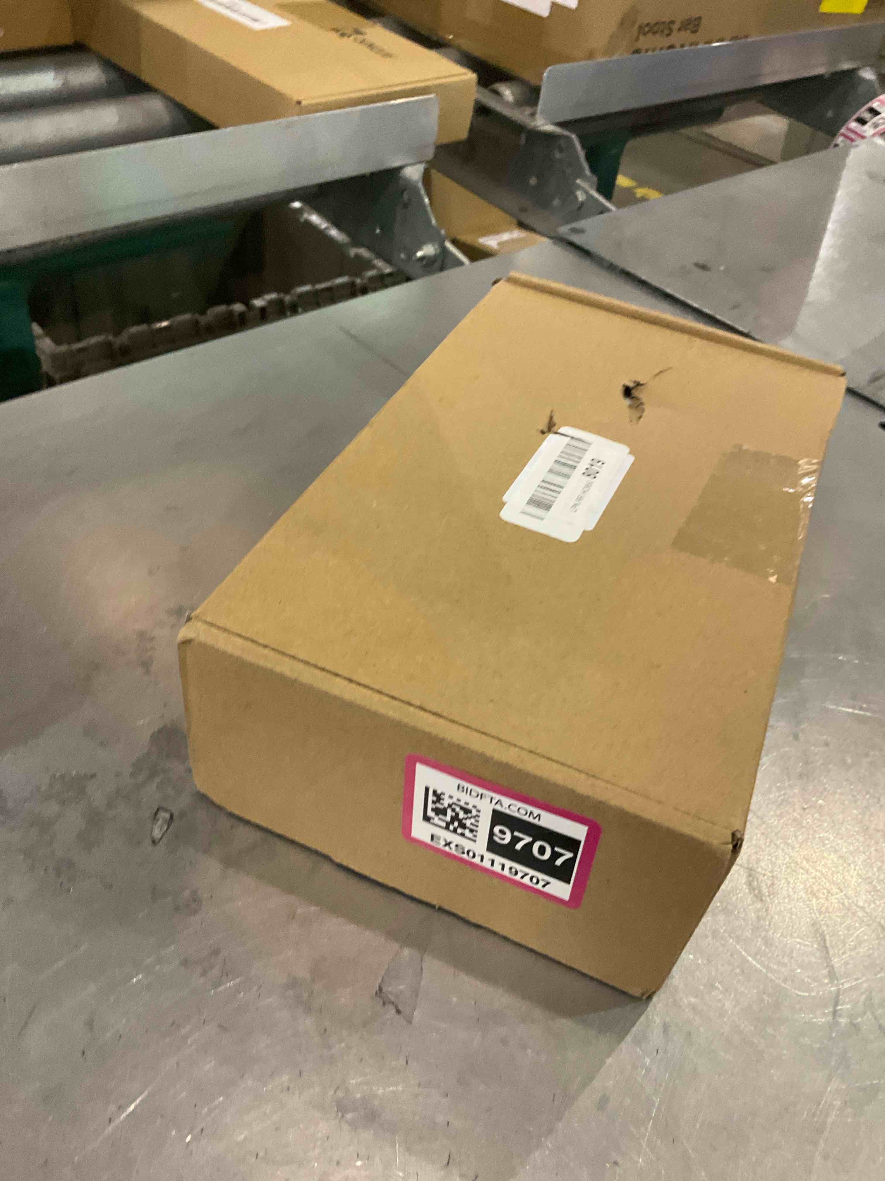 https://s3.amazonaws.com/lotting-images-prod/bidfta/EXS01119707_1705506008533.jpeg