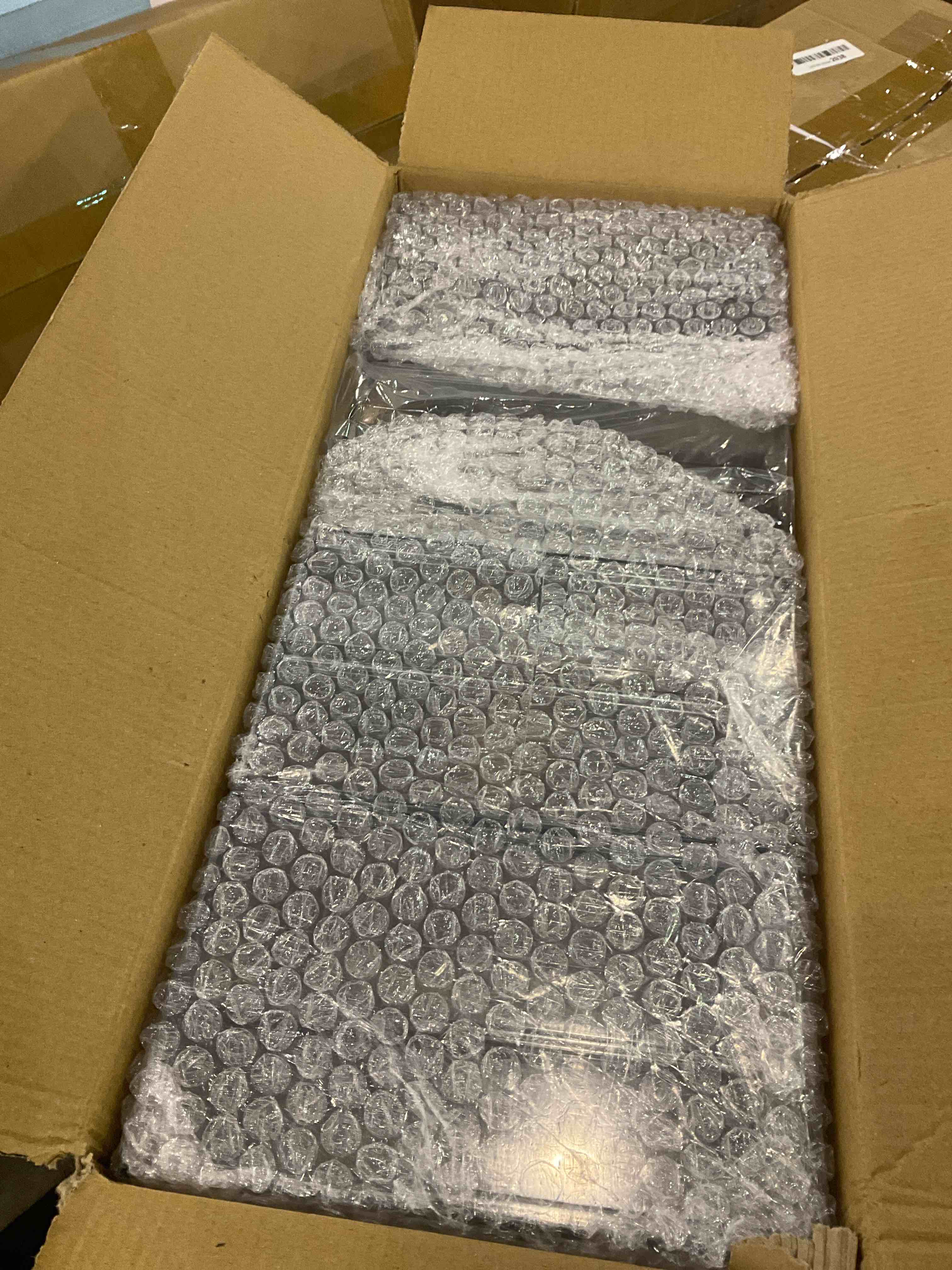 https://s3.amazonaws.com/lotting-images-prod/bidfta/EXS01119970_1705594571685.jpeg