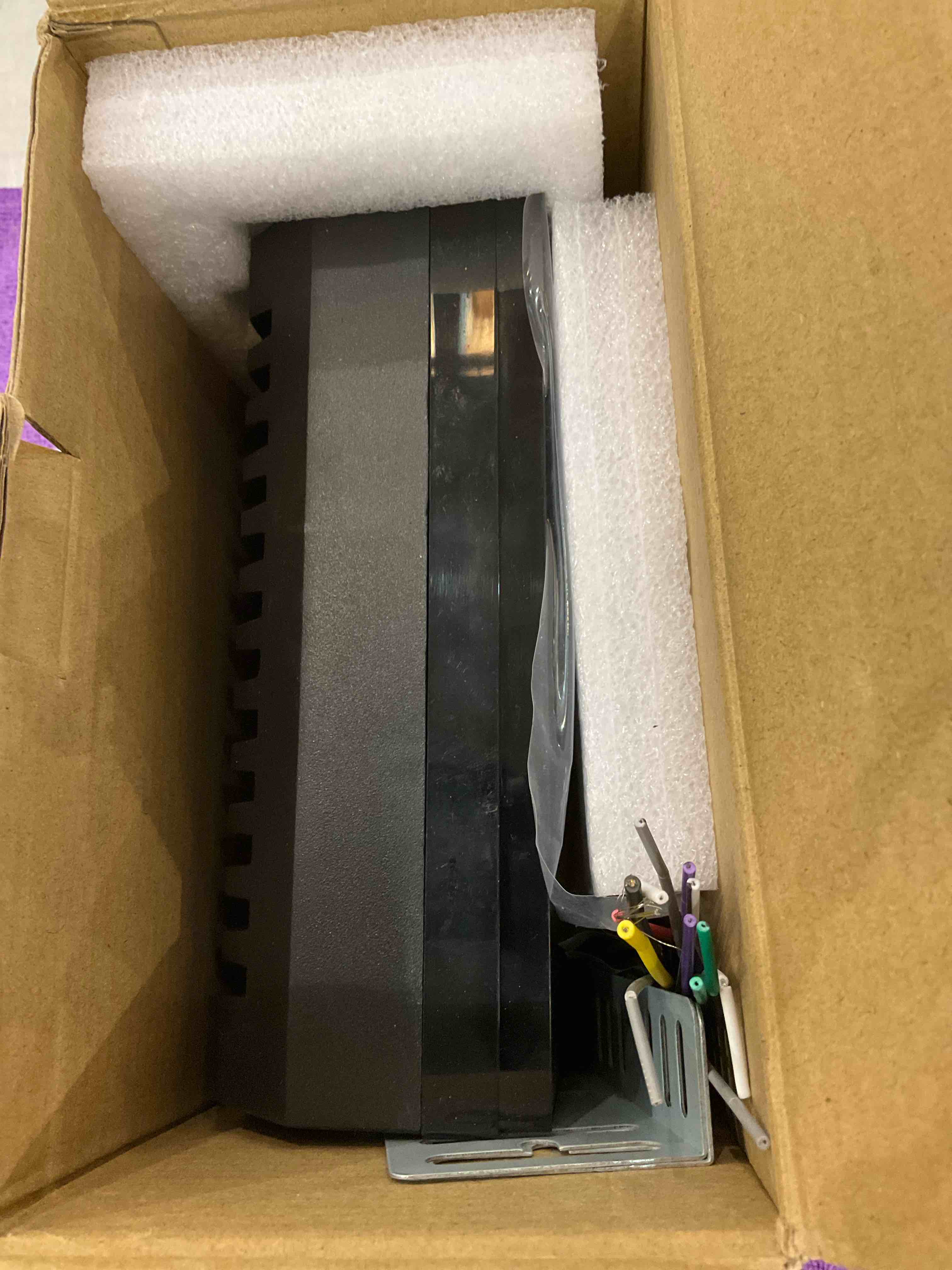 https://s3.amazonaws.com/lotting-images-prod/bidfta/EXS01120783_1705938681078.jpeg