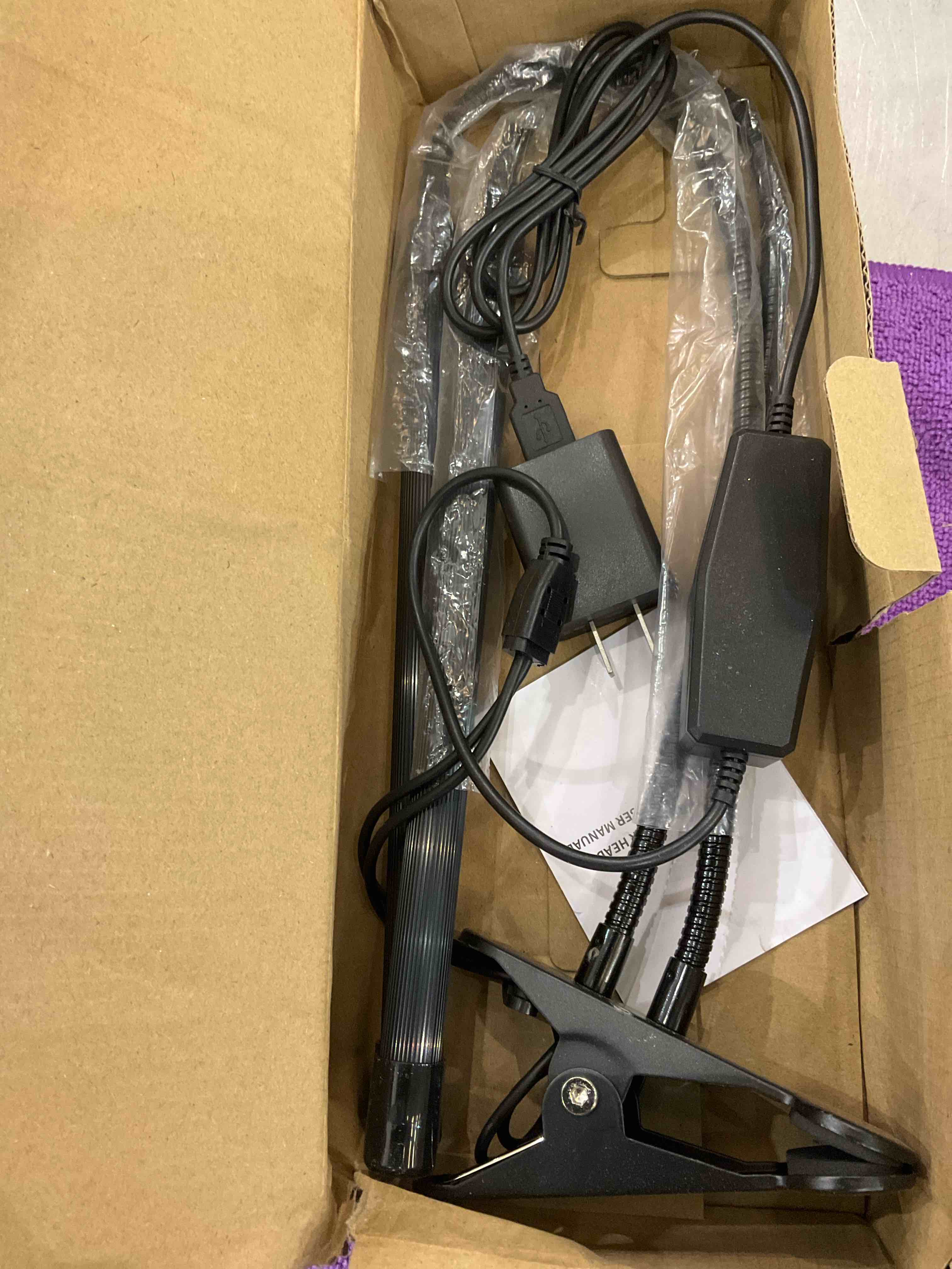 https://s3.amazonaws.com/lotting-images-prod/bidfta/EXS01120786_1705938958757.jpeg