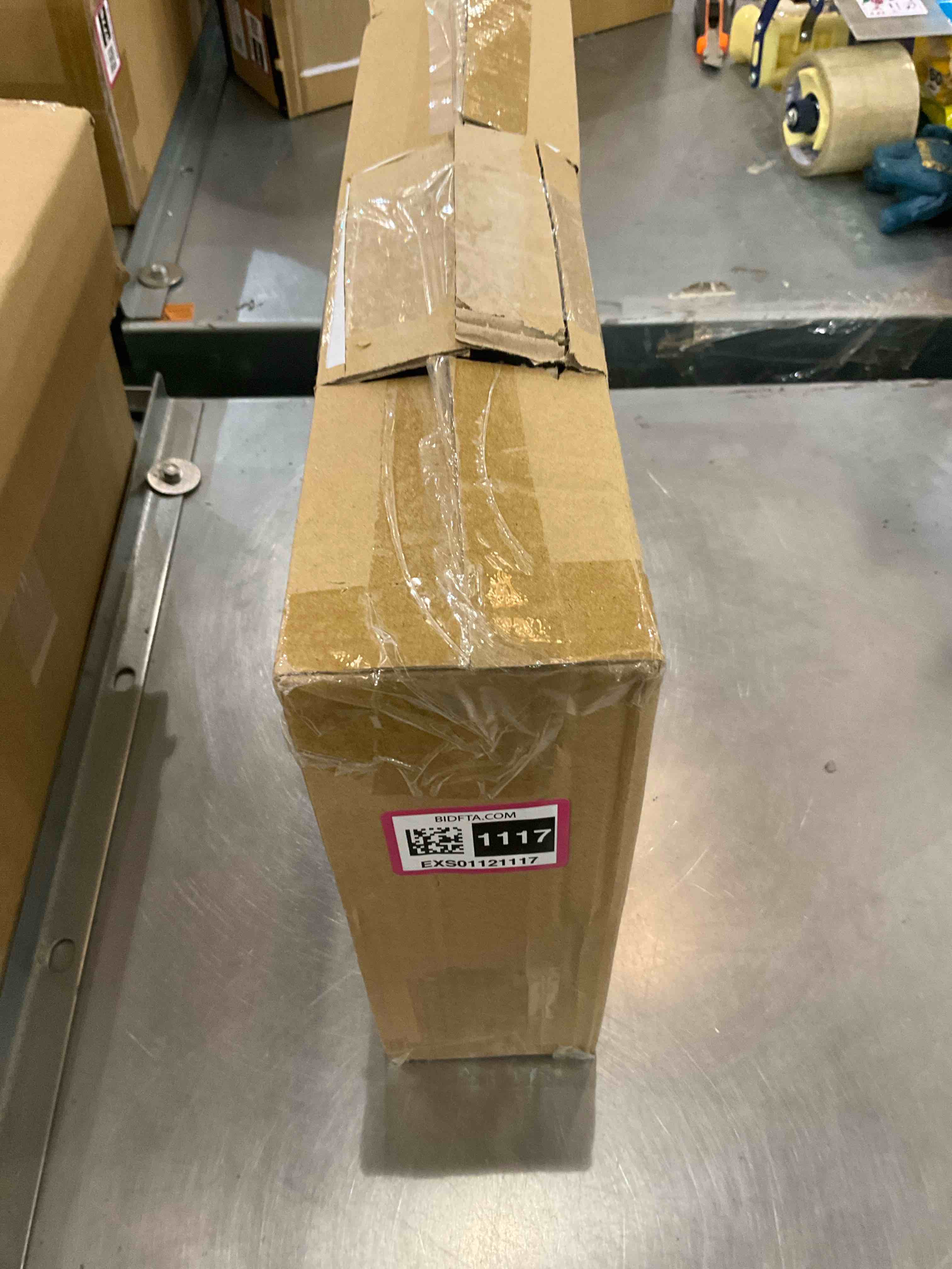 https://s3.amazonaws.com/lotting-images-prod/bidfta/EXS01121117_1705953446465.jpeg