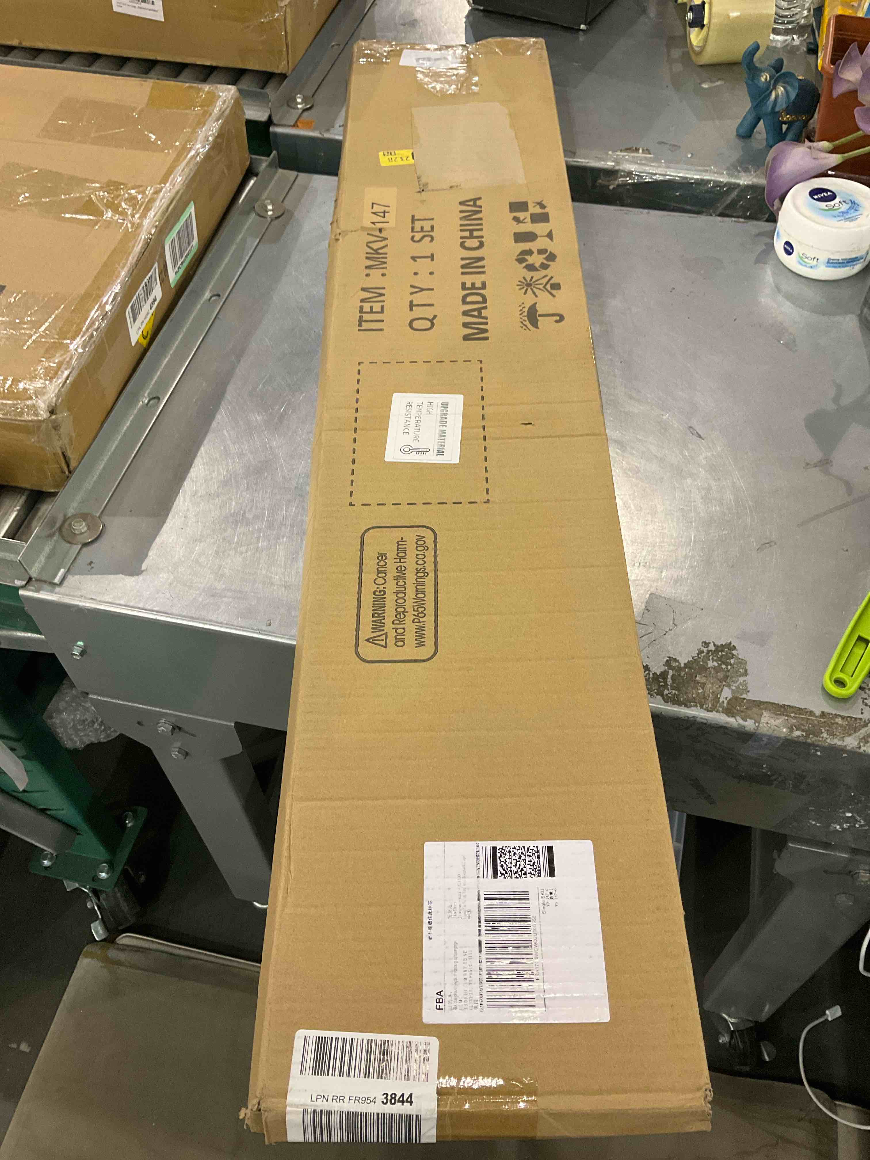 https://s3.amazonaws.com/lotting-images-prod/bidfta/EXS01121402_1706186648427.jpeg