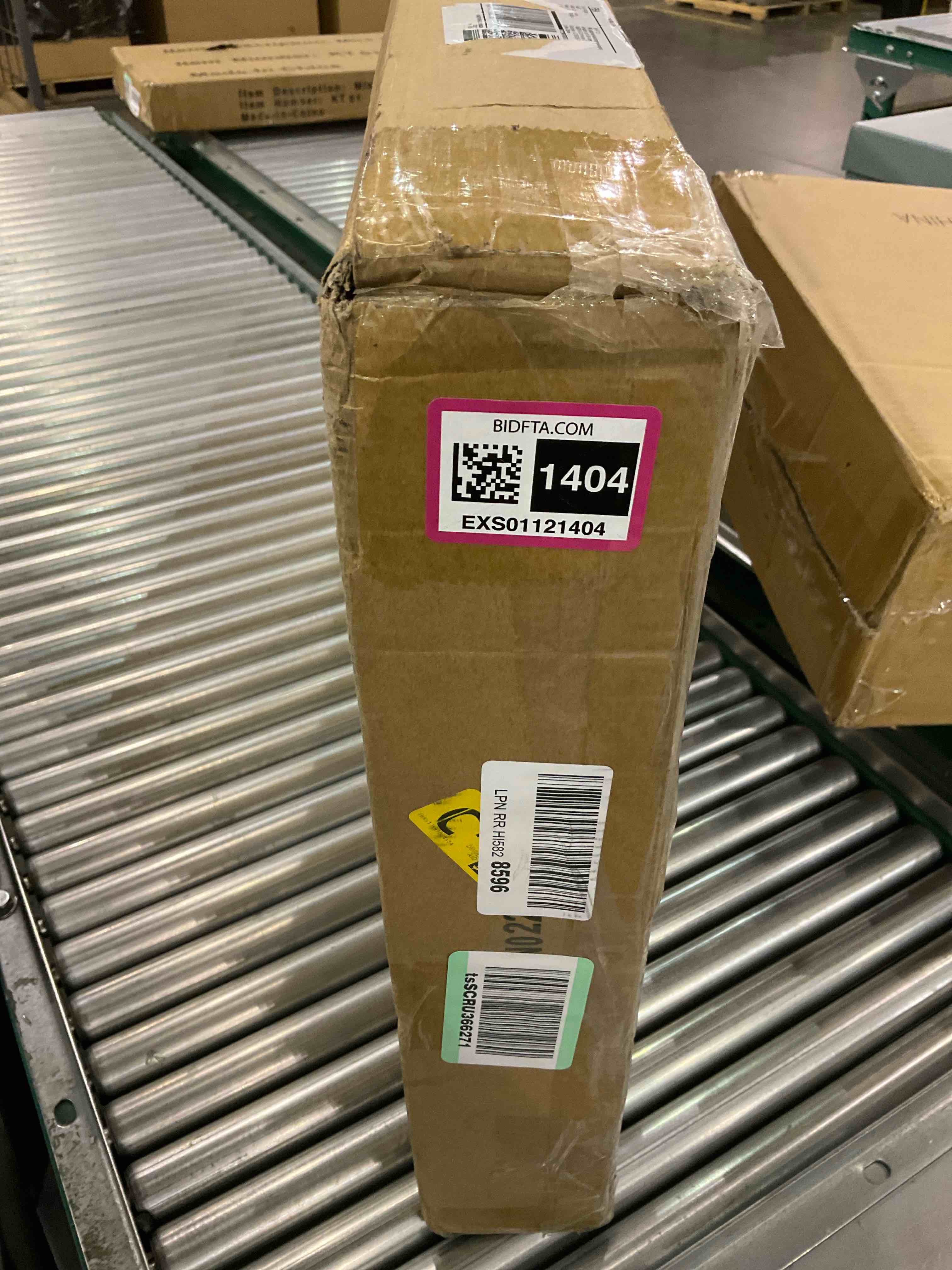 https://s3.amazonaws.com/lotting-images-prod/bidfta/EXS01121404_1706186938116.jpeg