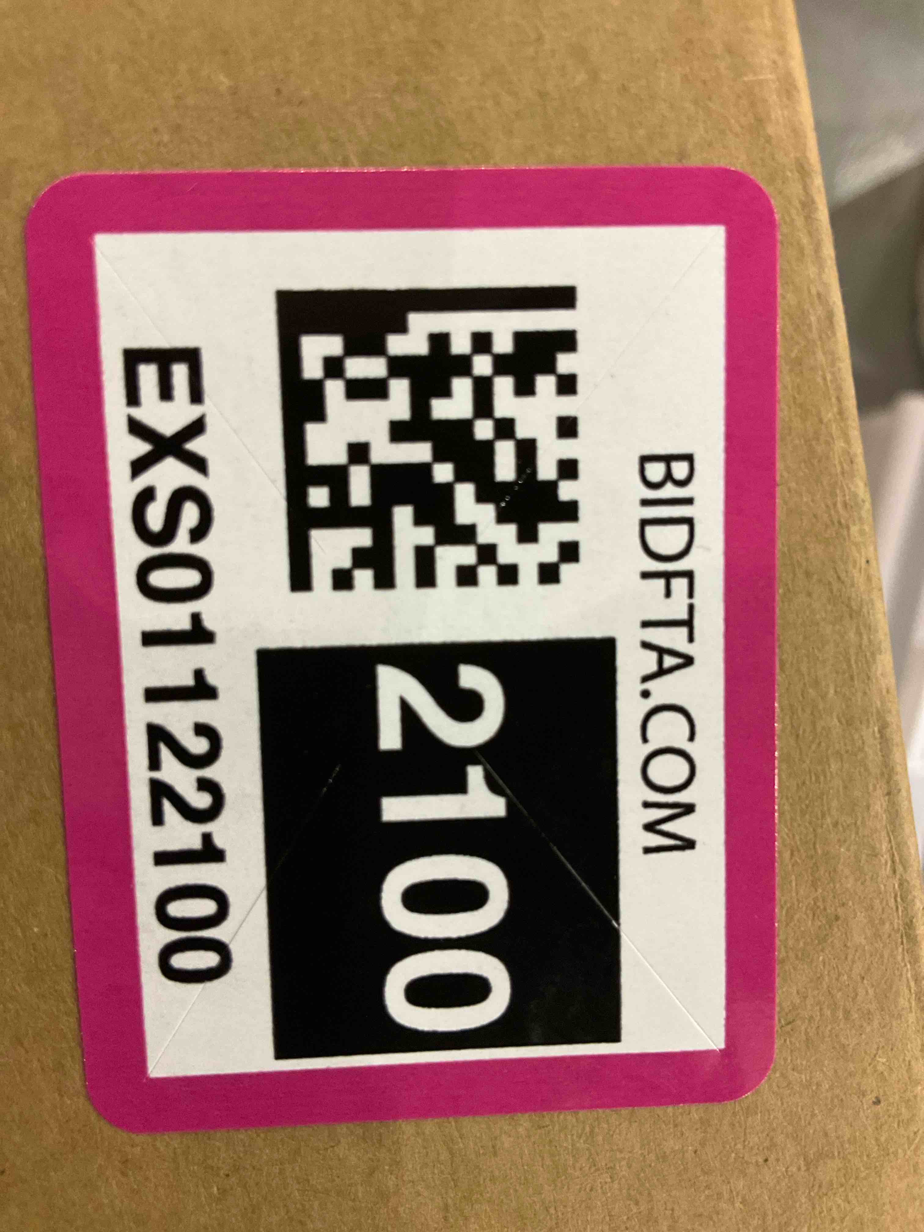 https://s3.amazonaws.com/lotting-images-prod/bidfta/EXS01122100_1706035988746.jpeg