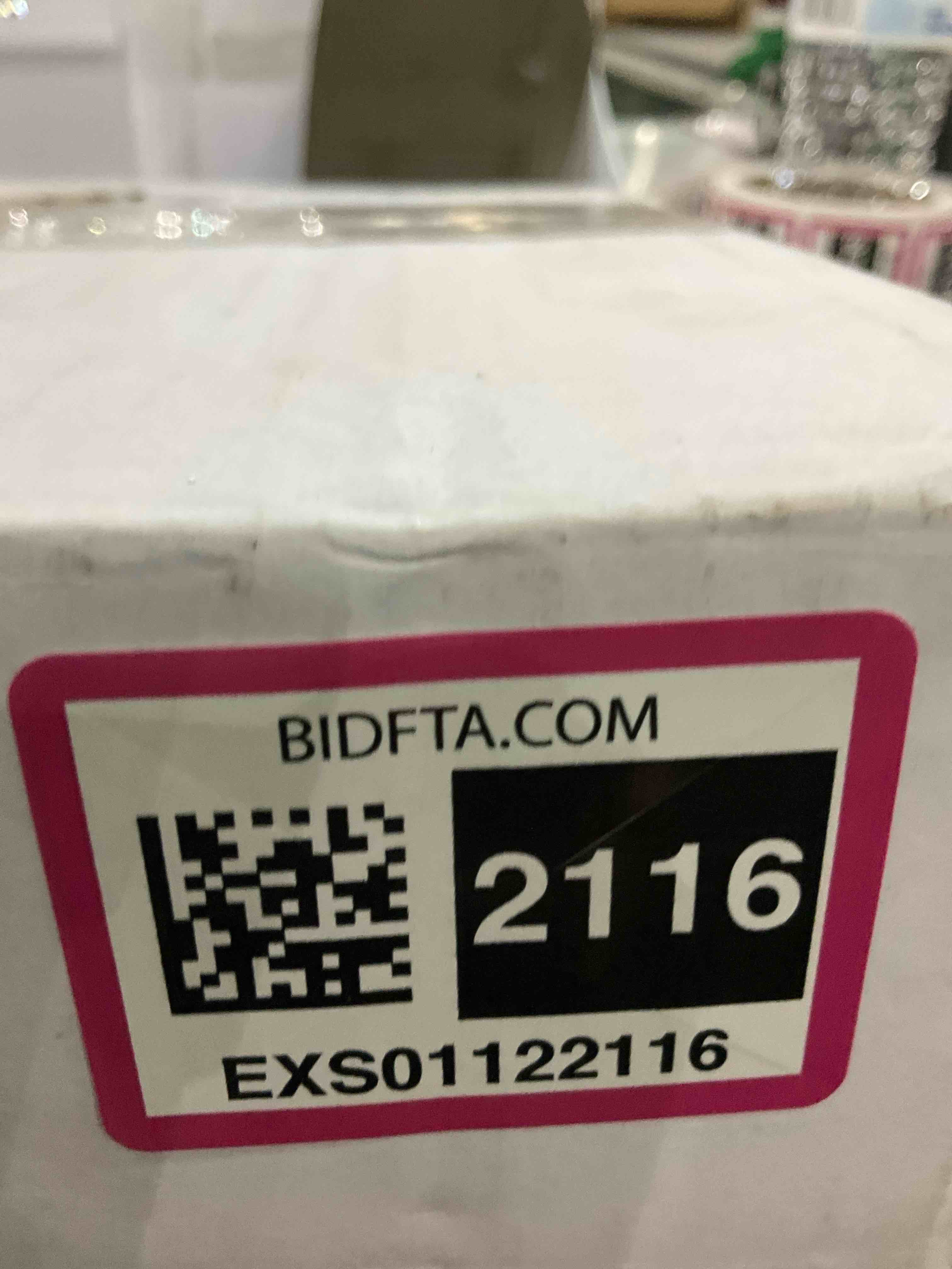 https://s3.amazonaws.com/lotting-images-prod/bidfta/EXS01122116_1706040905132.jpeg