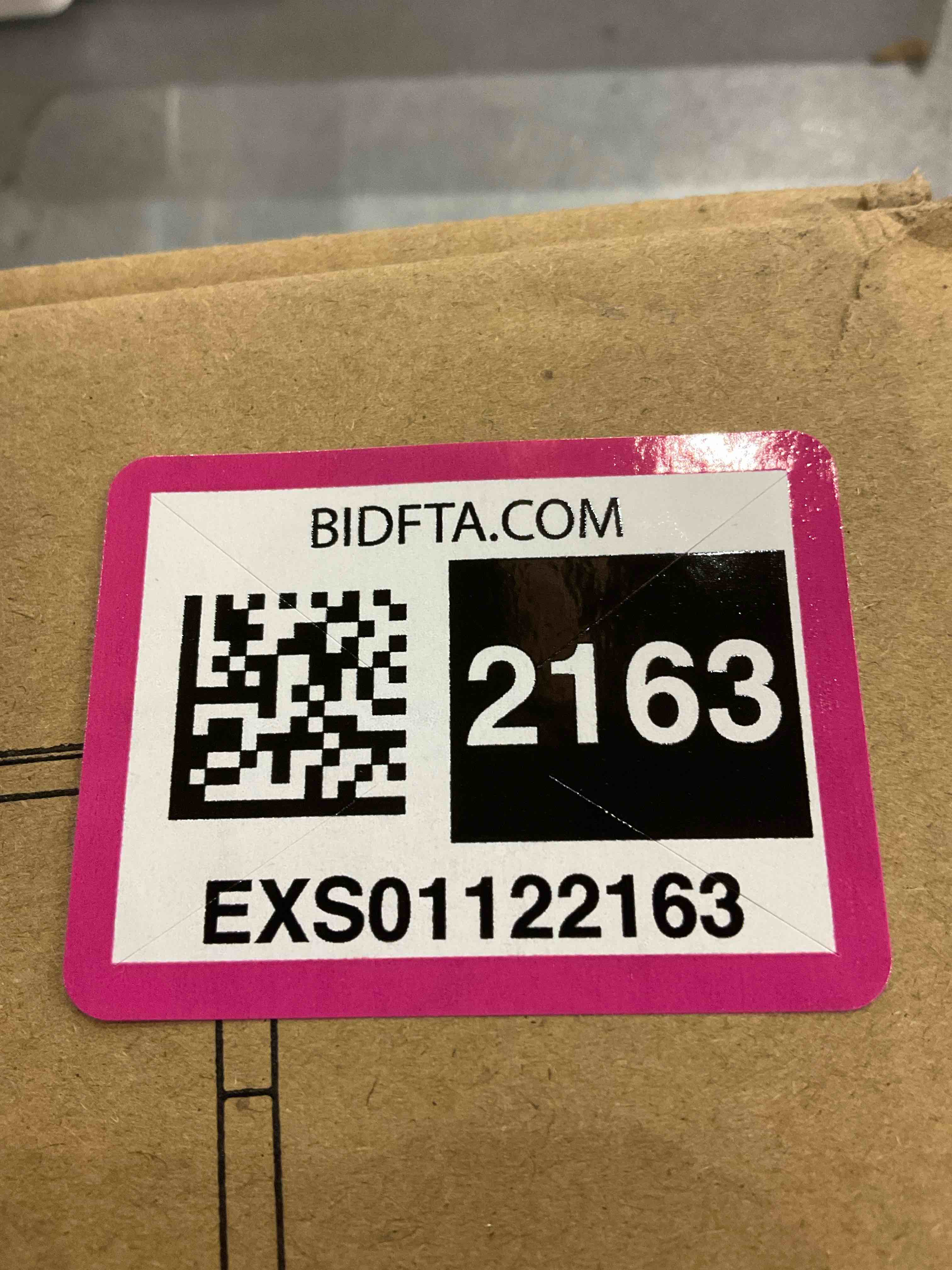 https://s3.amazonaws.com/lotting-images-prod/bidfta/EXS01122163_1706110650575.jpeg