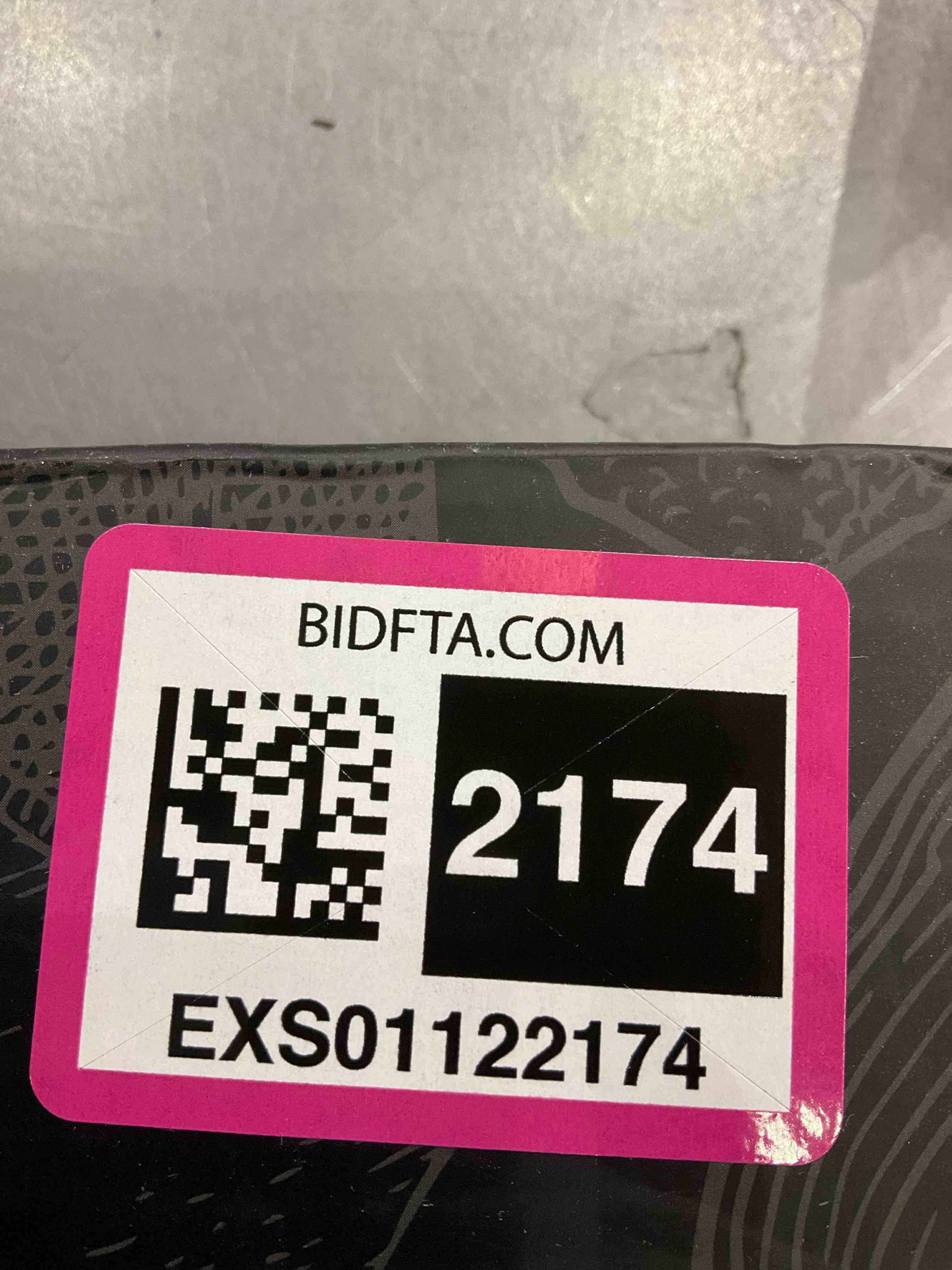 https://s3.amazonaws.com/lotting-images-prod/bidfta/EXS01122174_1706112509708.jpeg