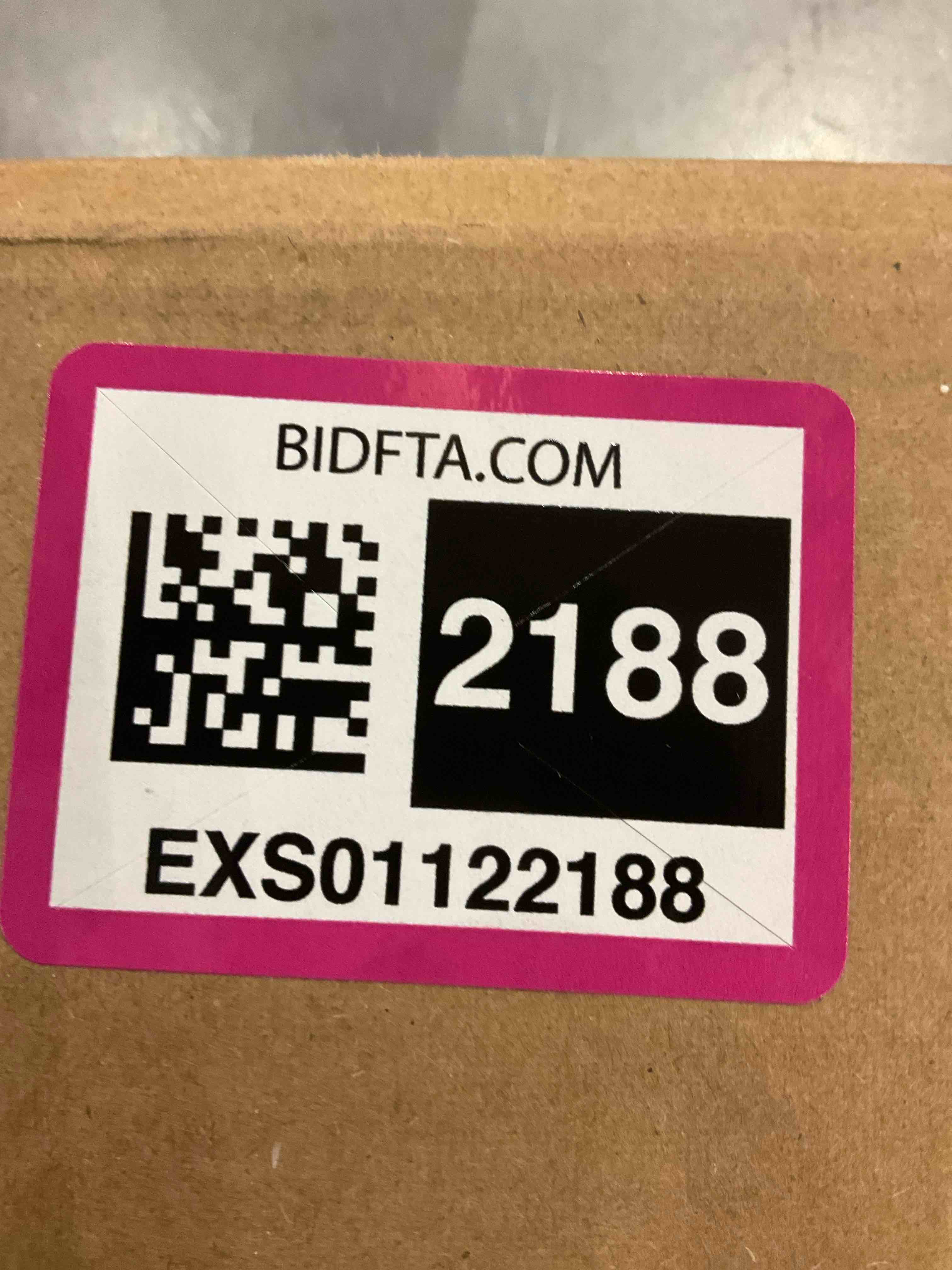 https://s3.amazonaws.com/lotting-images-prod/bidfta/EXS01122188_1706114122844.jpeg