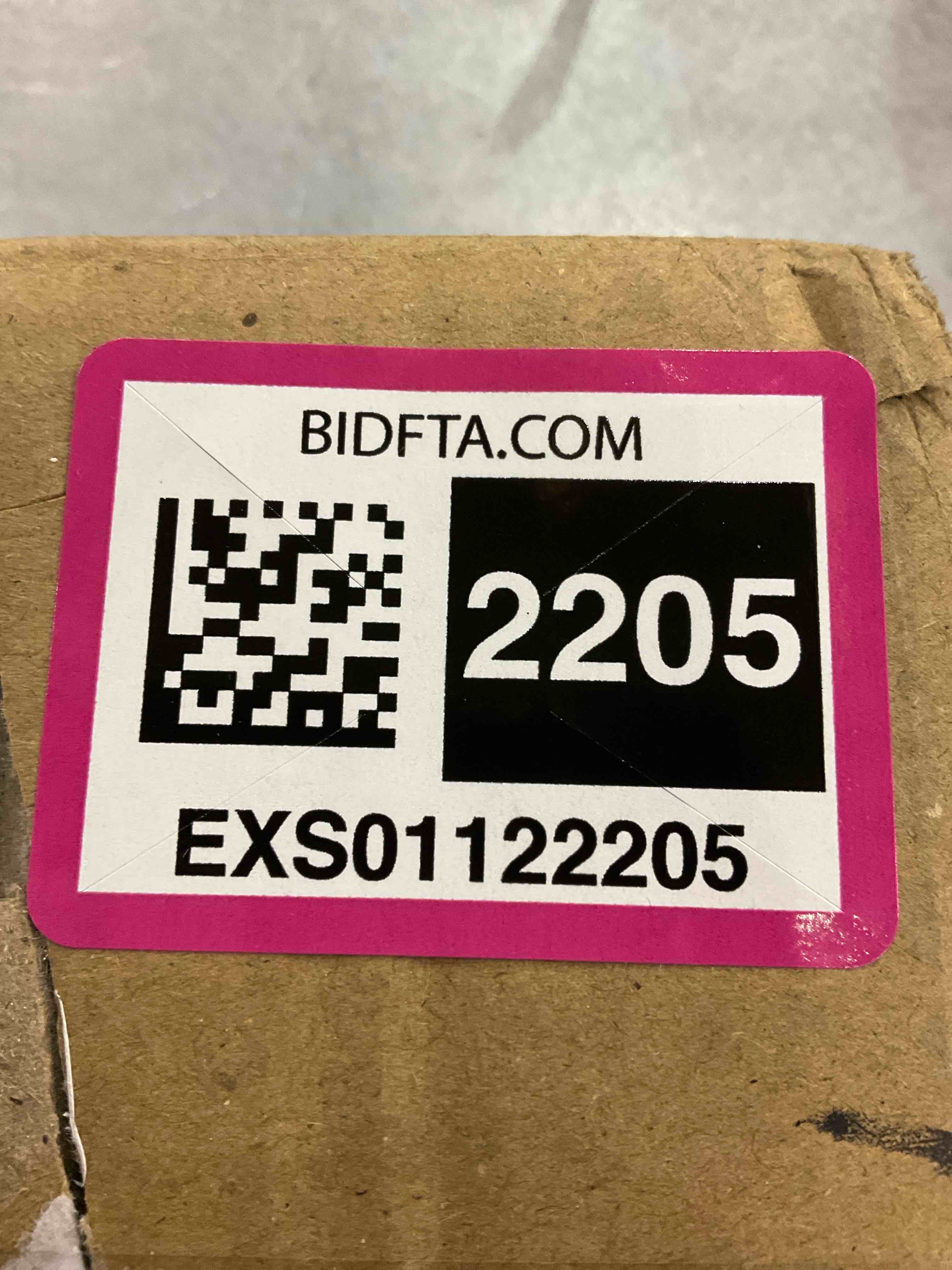 https://s3.amazonaws.com/lotting-images-prod/bidfta/EXS01122205_1706124662751.jpeg