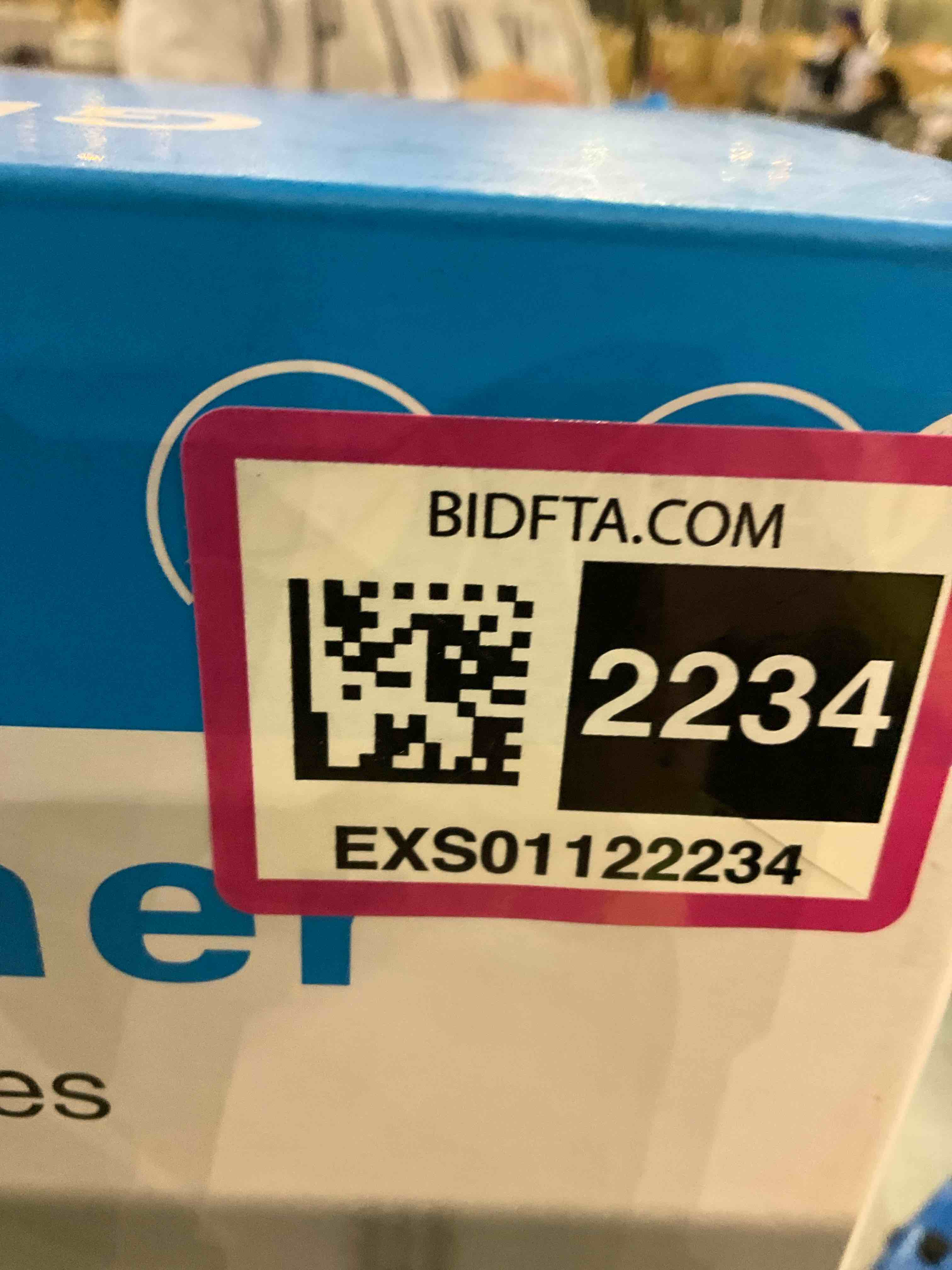 https://s3.amazonaws.com/lotting-images-prod/bidfta/EXS01122234_1706193879396.jpeg