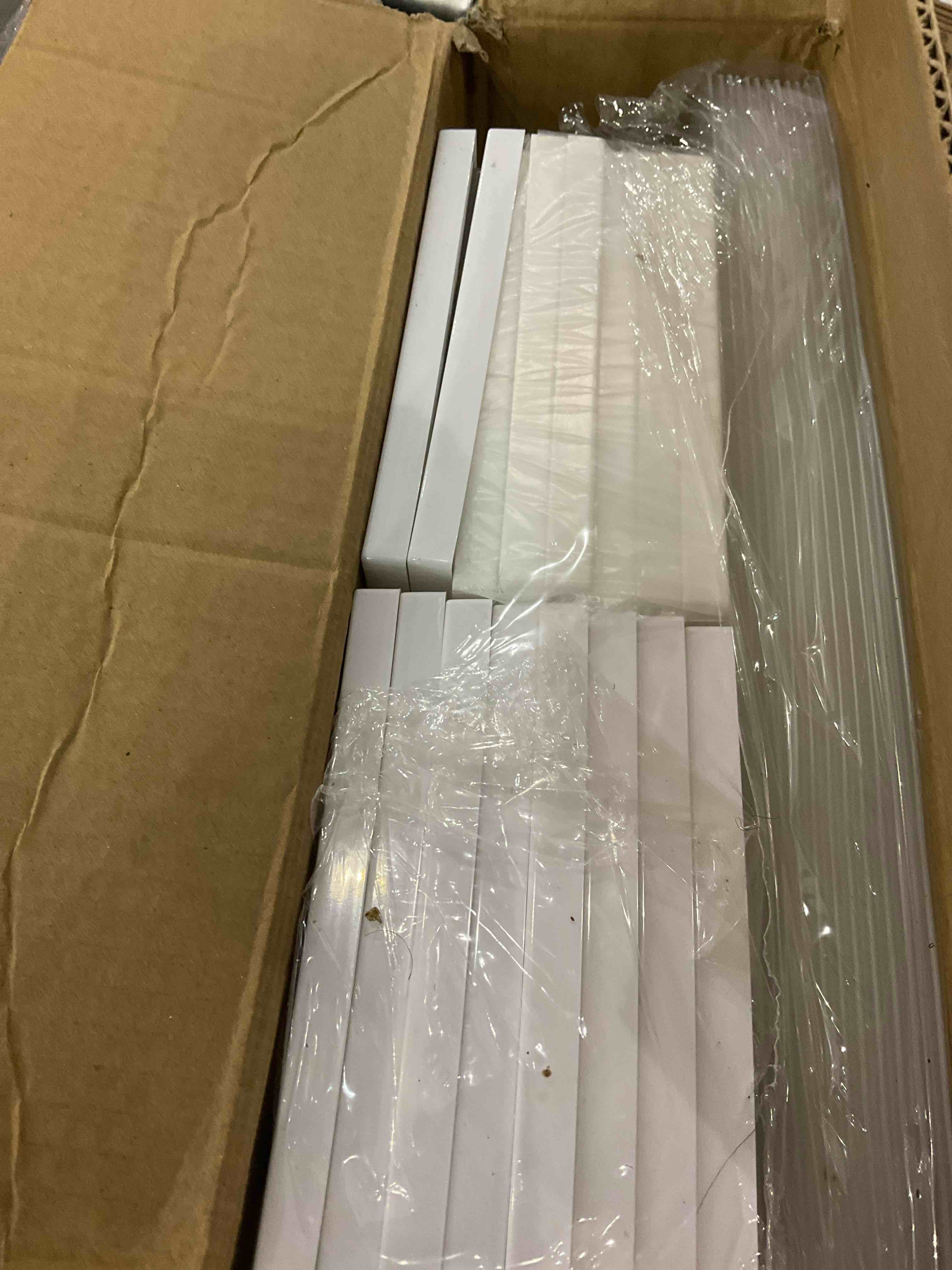 https://s3.amazonaws.com/lotting-images-prod/bidfta/EXS01122619_1706108917906.jpeg