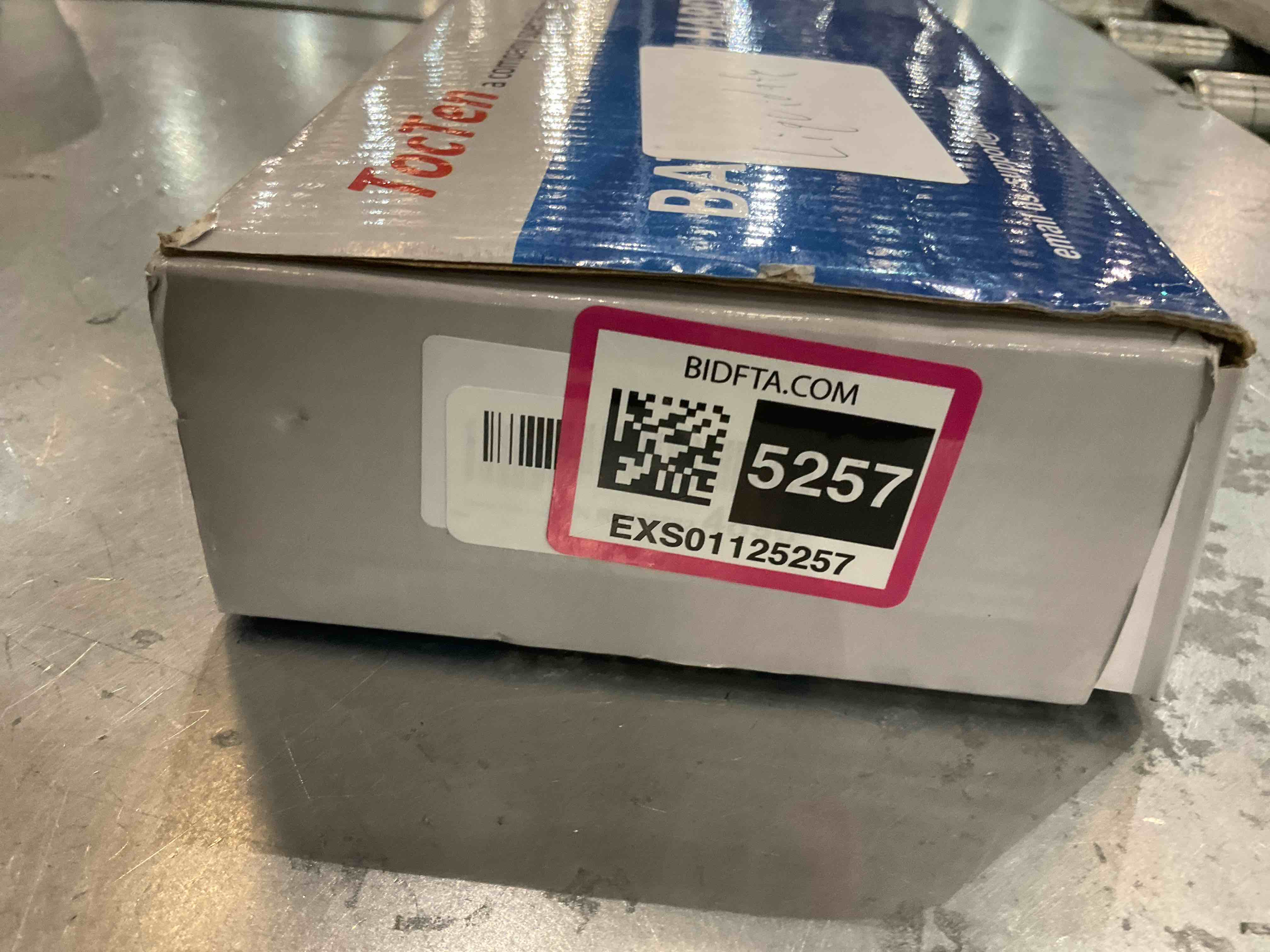 https://s3.amazonaws.com/lotting-images-prod/bidfta/EXS01125257_1705947975242.jpeg