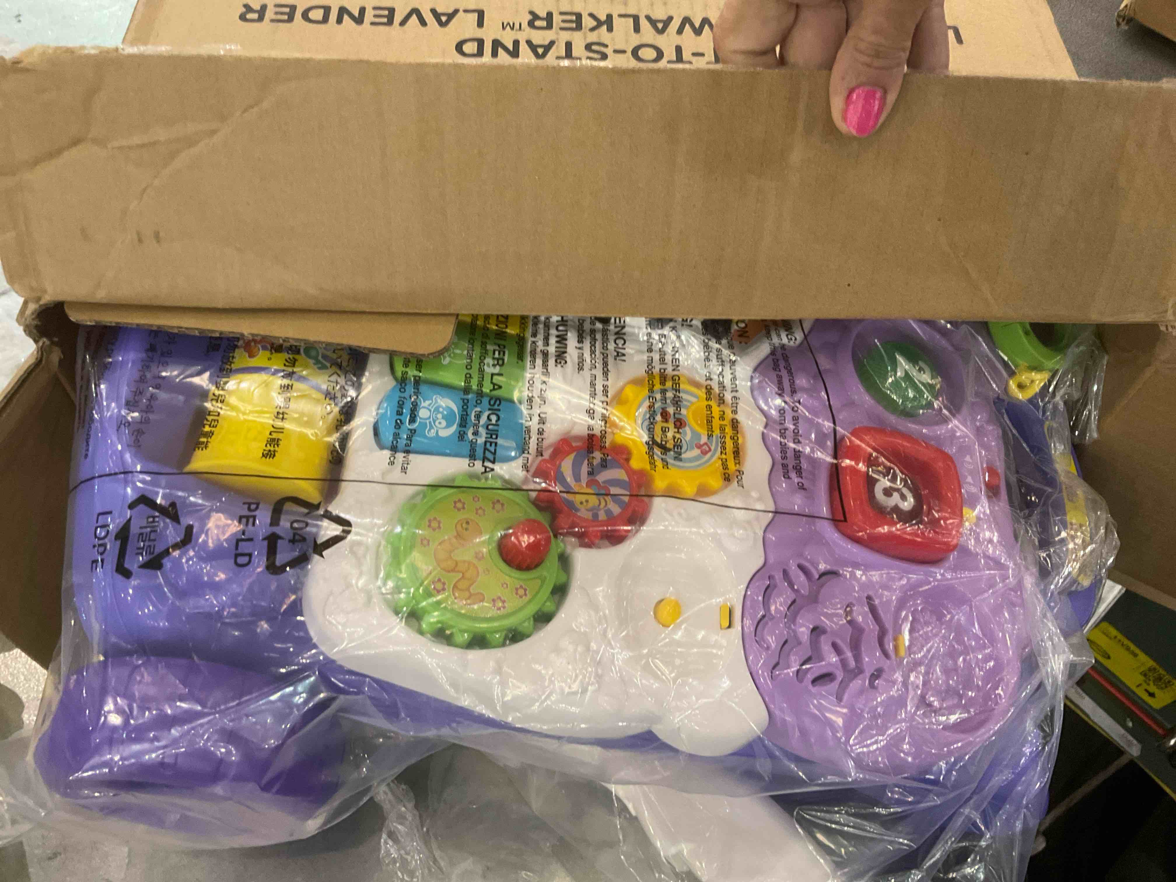 https://s3.amazonaws.com/lotting-images-prod/bidfta/EXS01125287_1705952517357.jpeg
