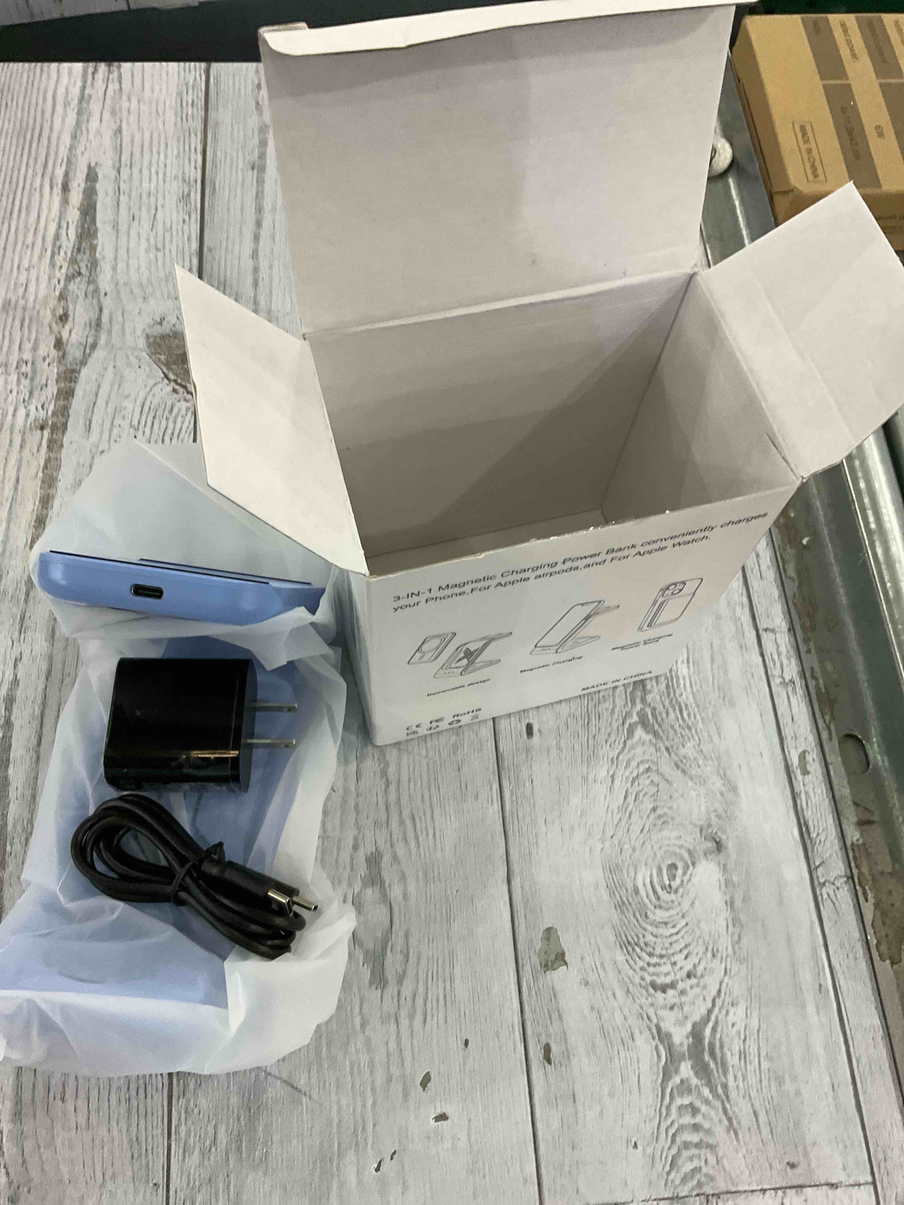 https://s3.amazonaws.com/lotting-images-prod/bidfta/EXS01127023_1705678906235.jpeg