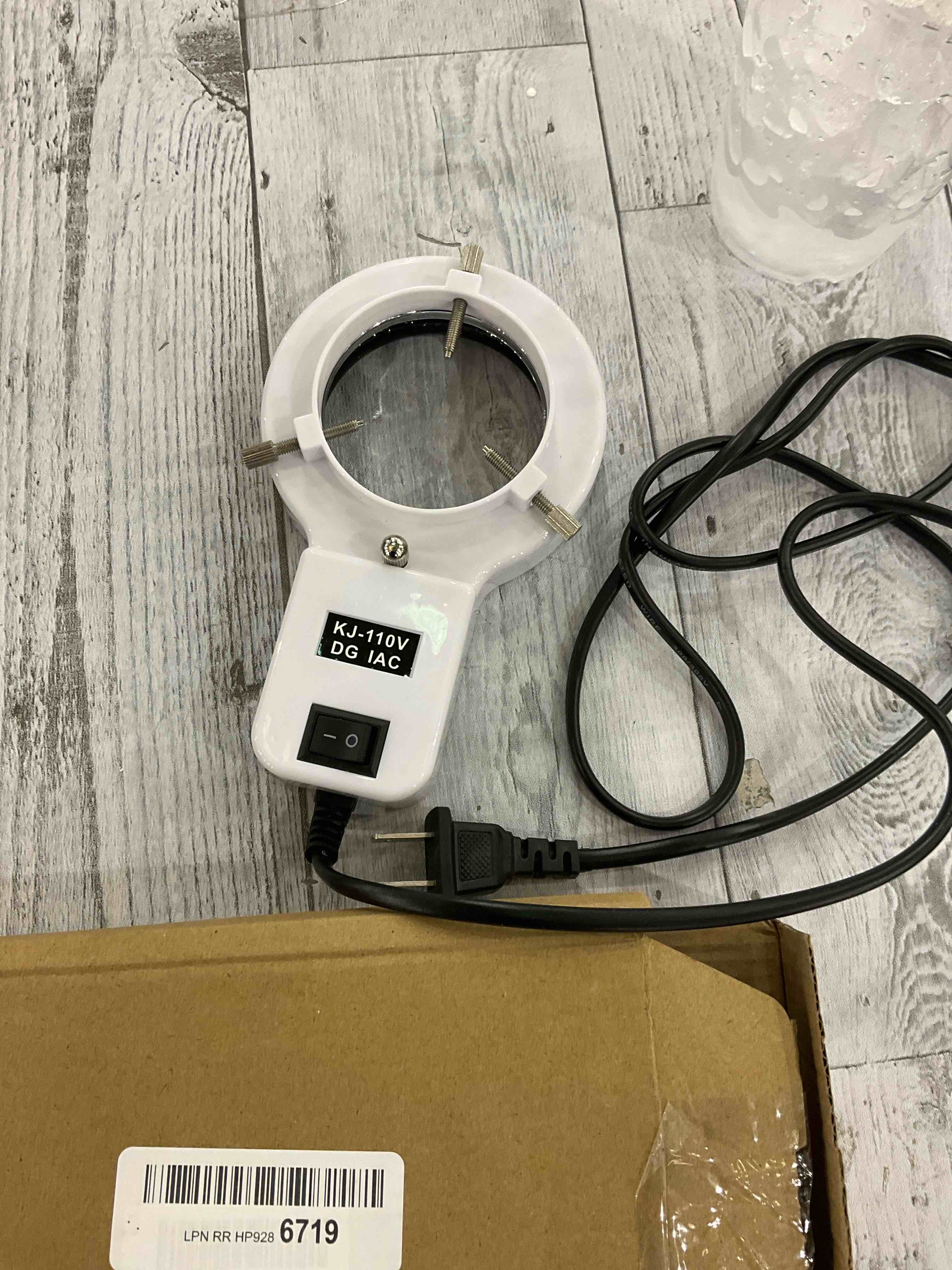 https://s3.amazonaws.com/lotting-images-prod/bidfta/EXS01127033_1705683339563.jpeg