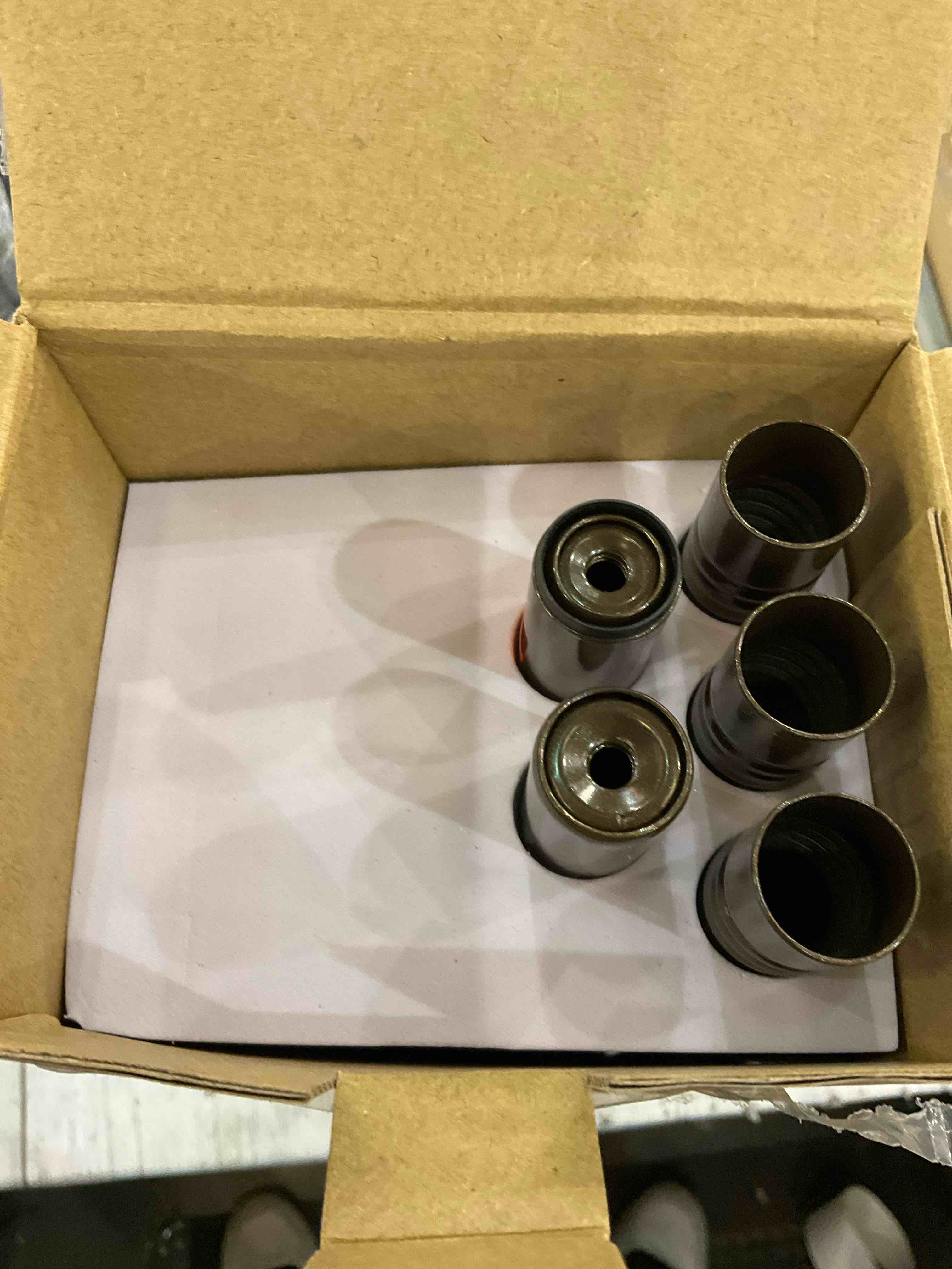 https://s3.amazonaws.com/lotting-images-prod/bidfta/EXS01127169_1705938881607.jpeg