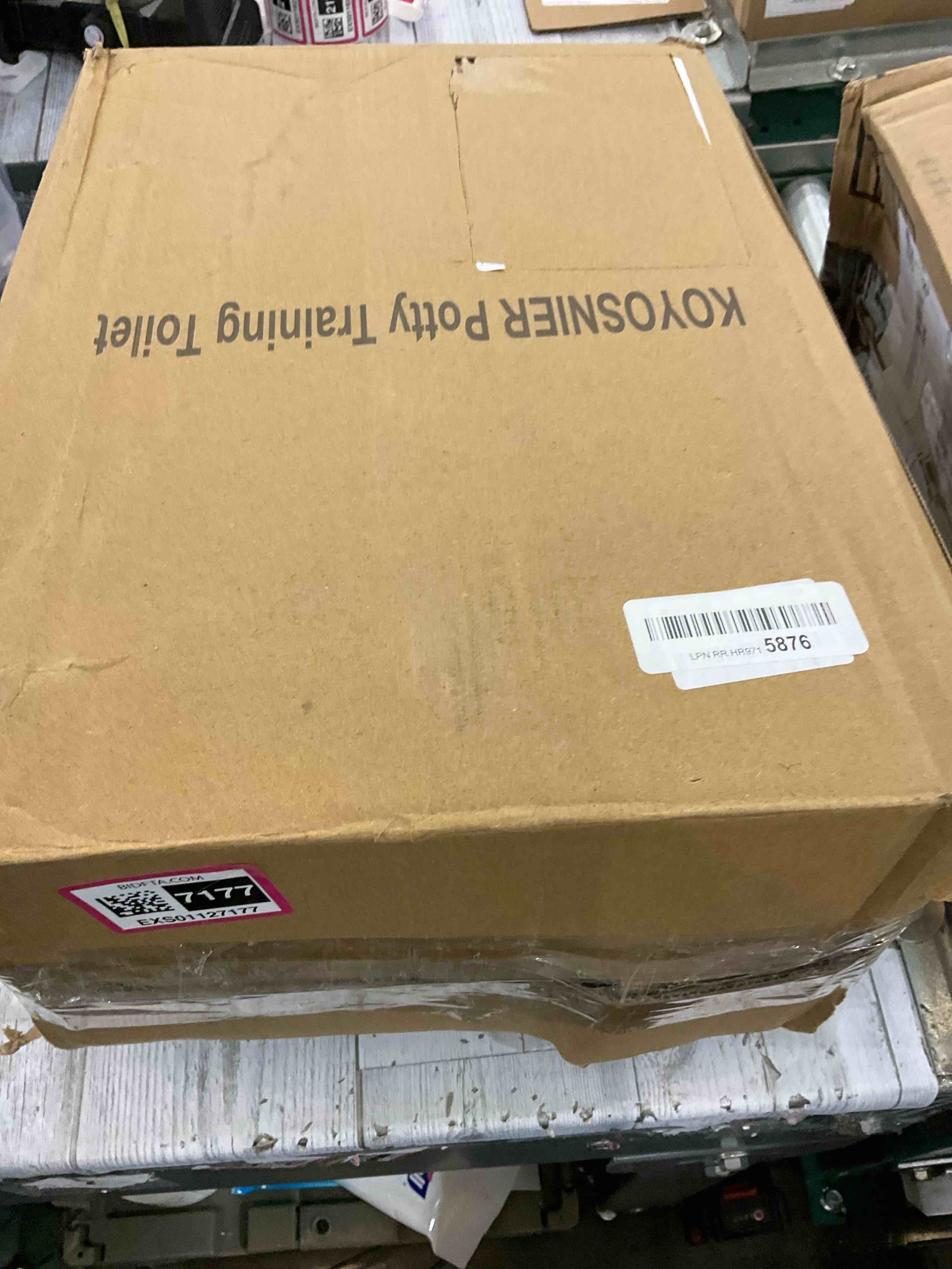 https://s3.amazonaws.com/lotting-images-prod/bidfta/EXS01127177_1705939930498.jpeg