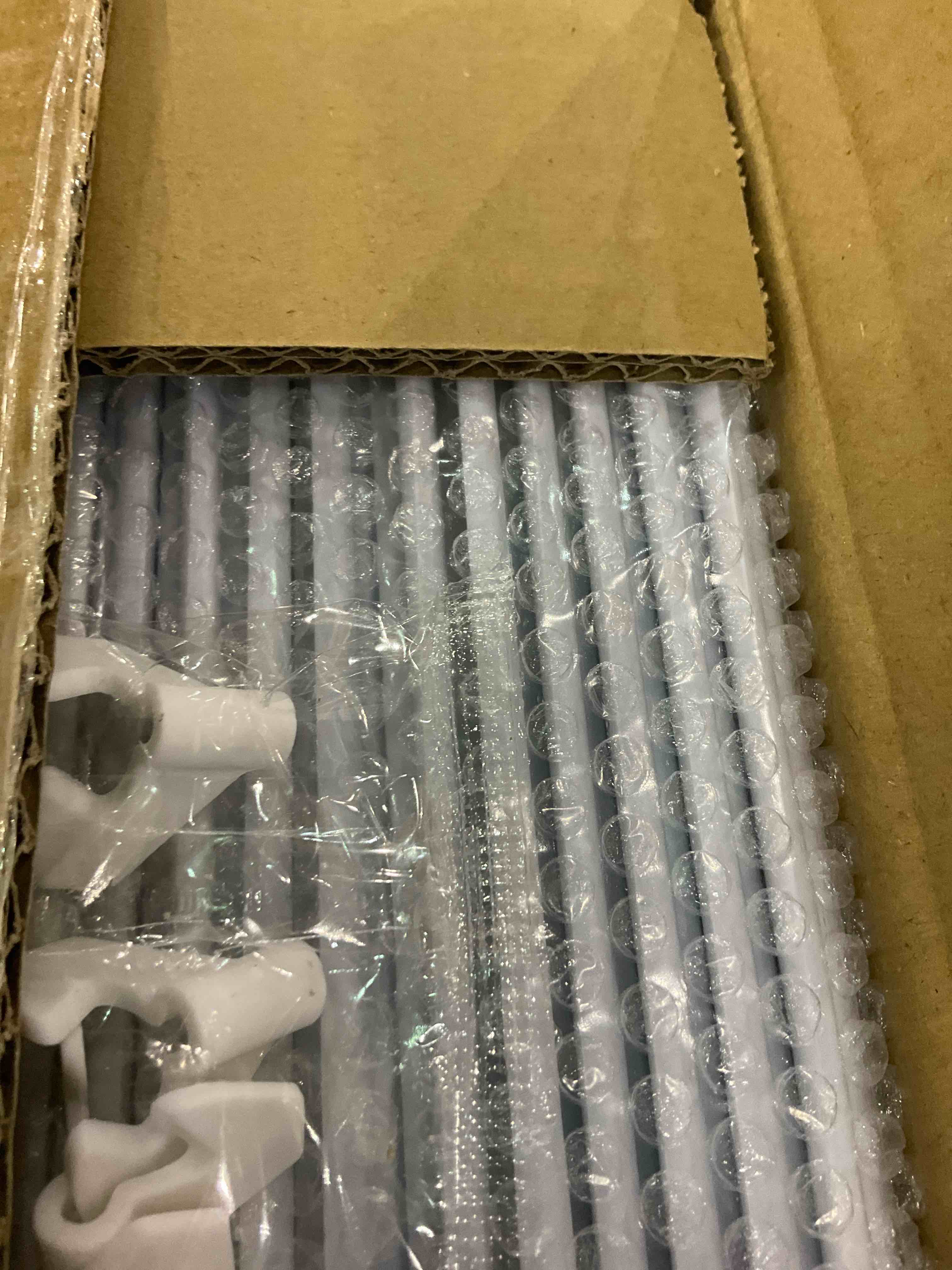 https://s3.amazonaws.com/lotting-images-prod/bidfta/EXS01127583_1706035895969.jpeg