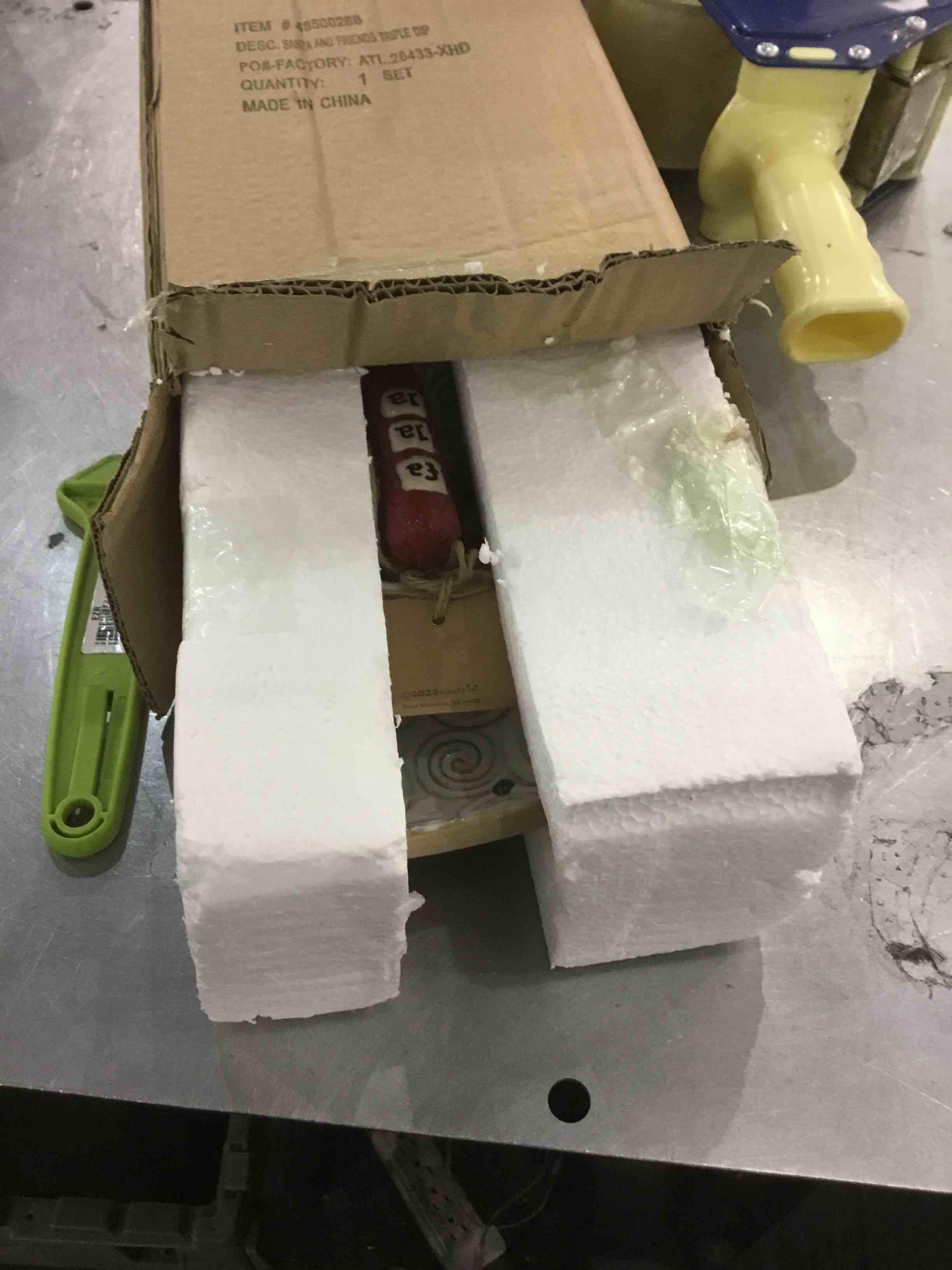 https://s3.amazonaws.com/lotting-images-prod/bidfta/EXS01128558_1706099993938.jpeg