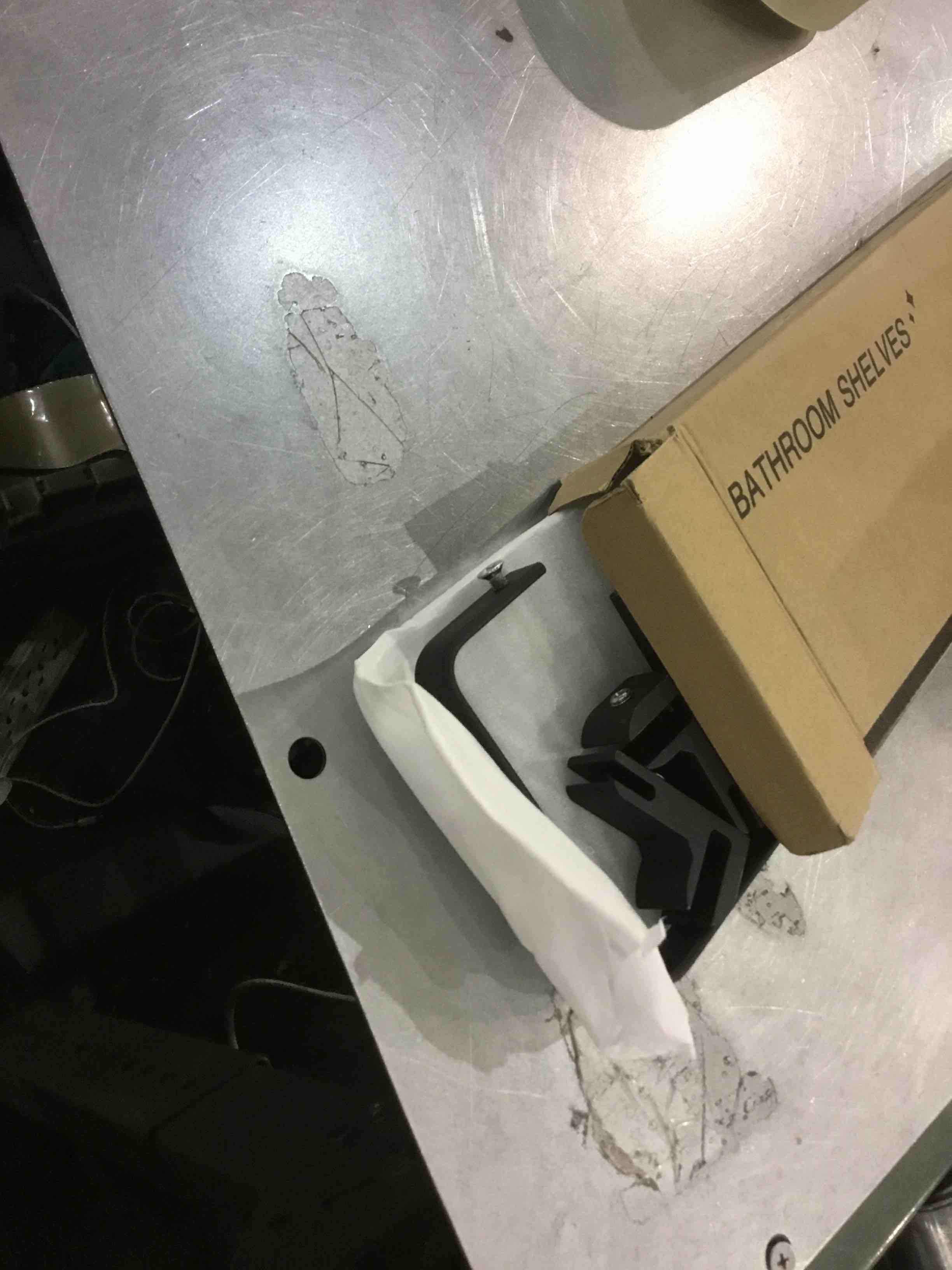 https://s3.amazonaws.com/lotting-images-prod/bidfta/EXS01128586_1706104441377.jpeg