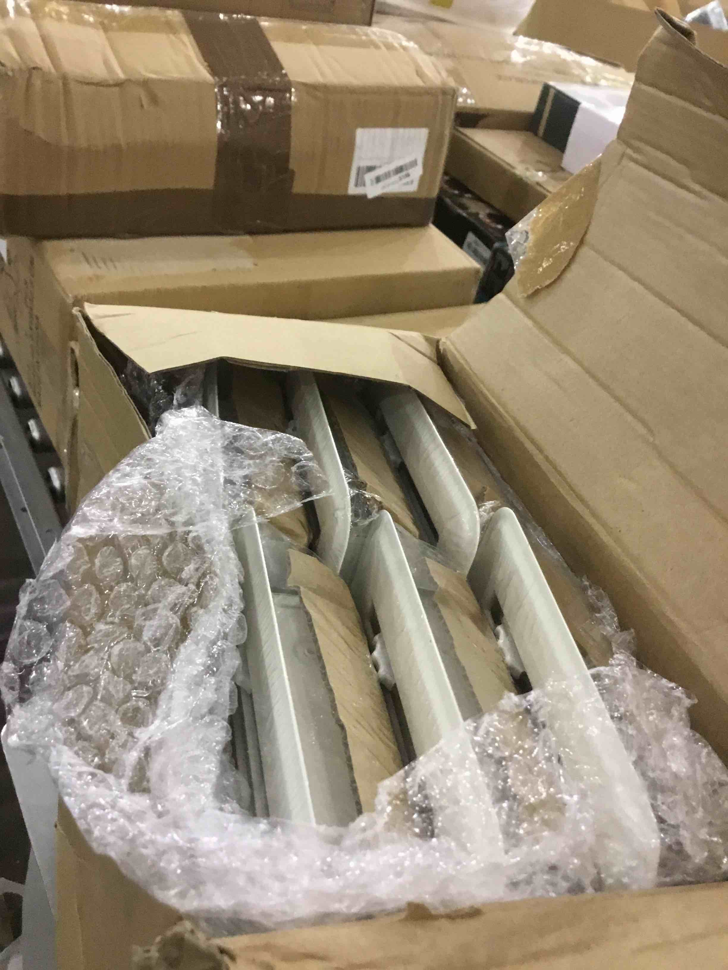 https://s3.amazonaws.com/lotting-images-prod/bidfta/EXS01128756_1706731625539.jpeg