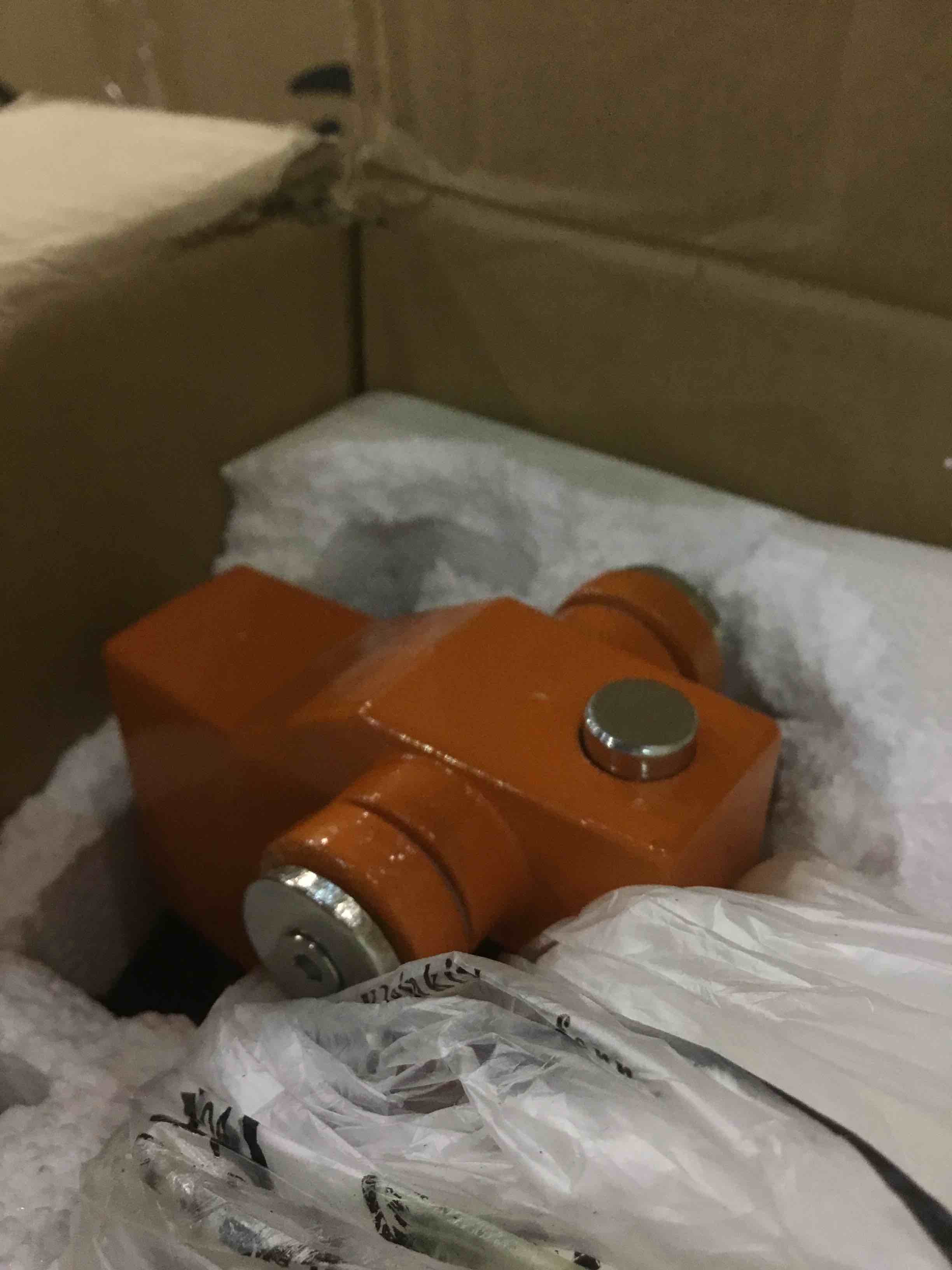 https://s3.amazonaws.com/lotting-images-prod/bidfta/EXS01128757_1706790150503.jpeg