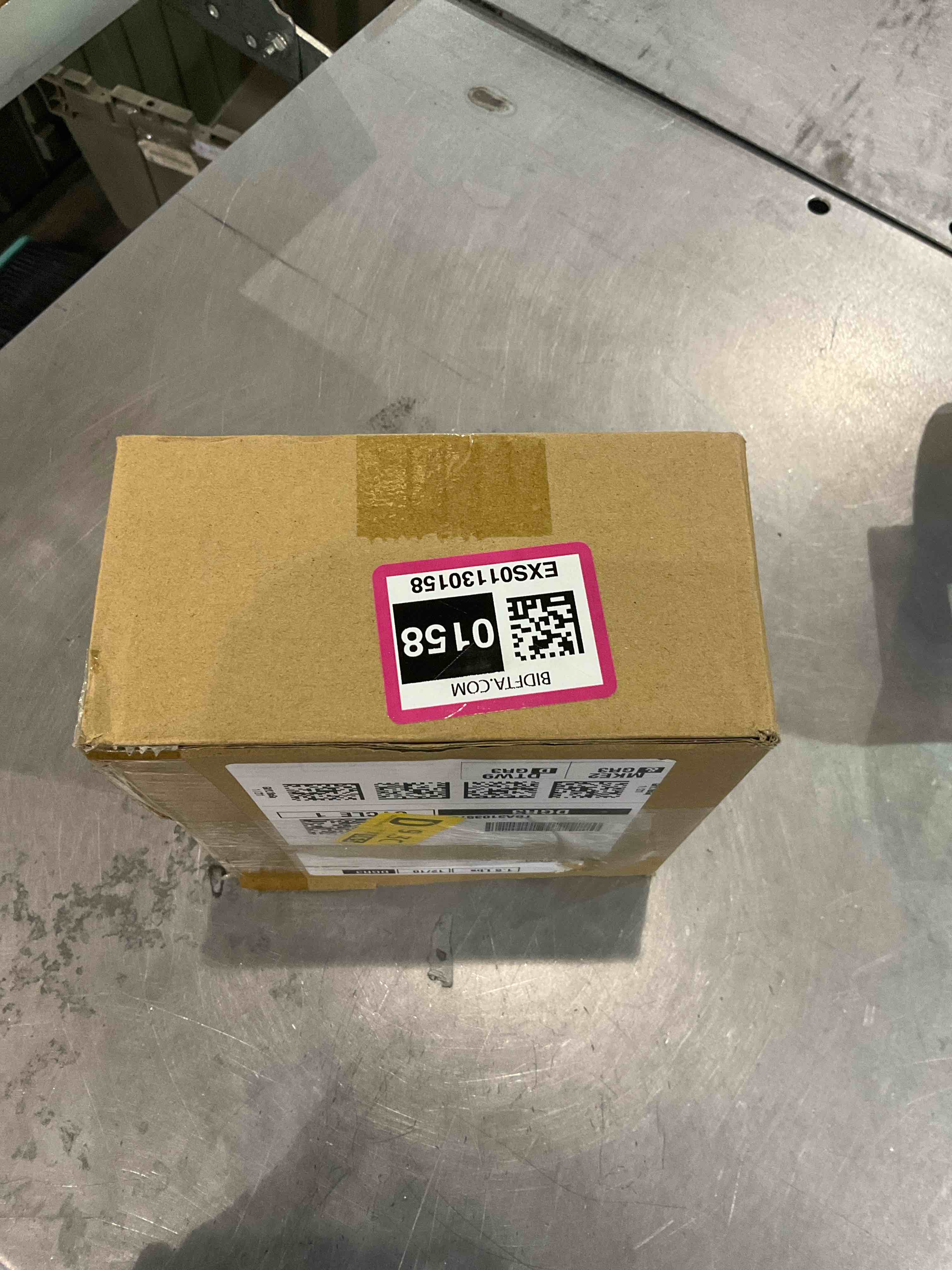 https://s3.amazonaws.com/lotting-images-prod/bidfta/EXS01130158_1706119430884.jpeg