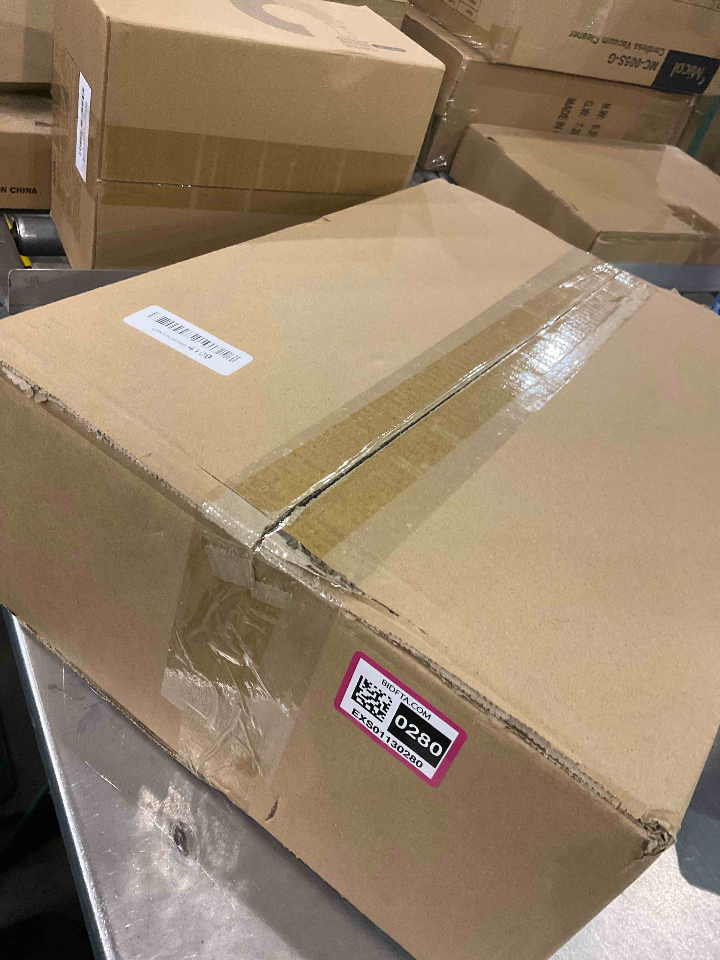 https://s3.amazonaws.com/lotting-images-prod/bidfta/EXS01130280_1706099624573.jpeg