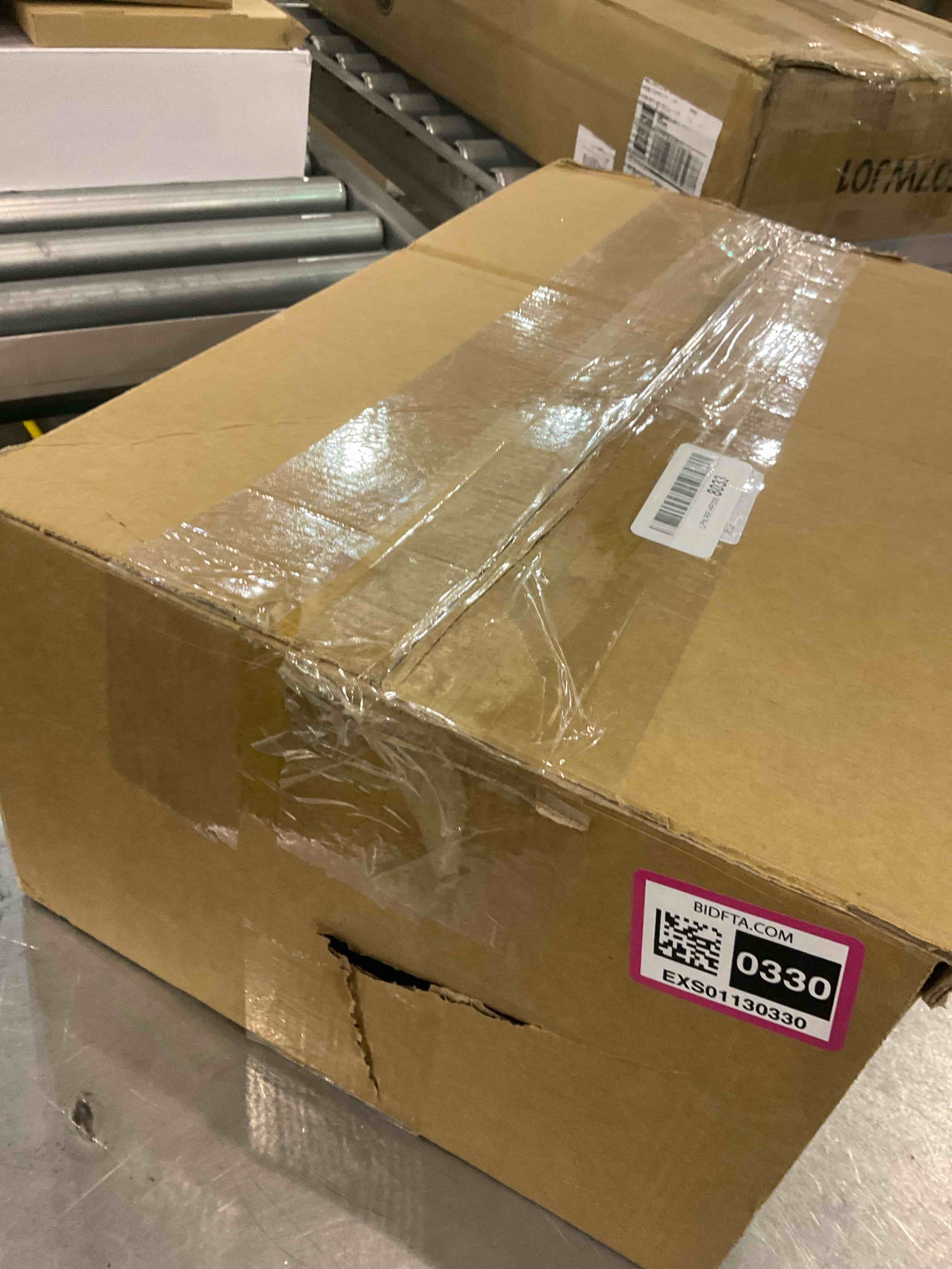 https://s3.amazonaws.com/lotting-images-prod/bidfta/EXS01130330_1706106963332.jpeg