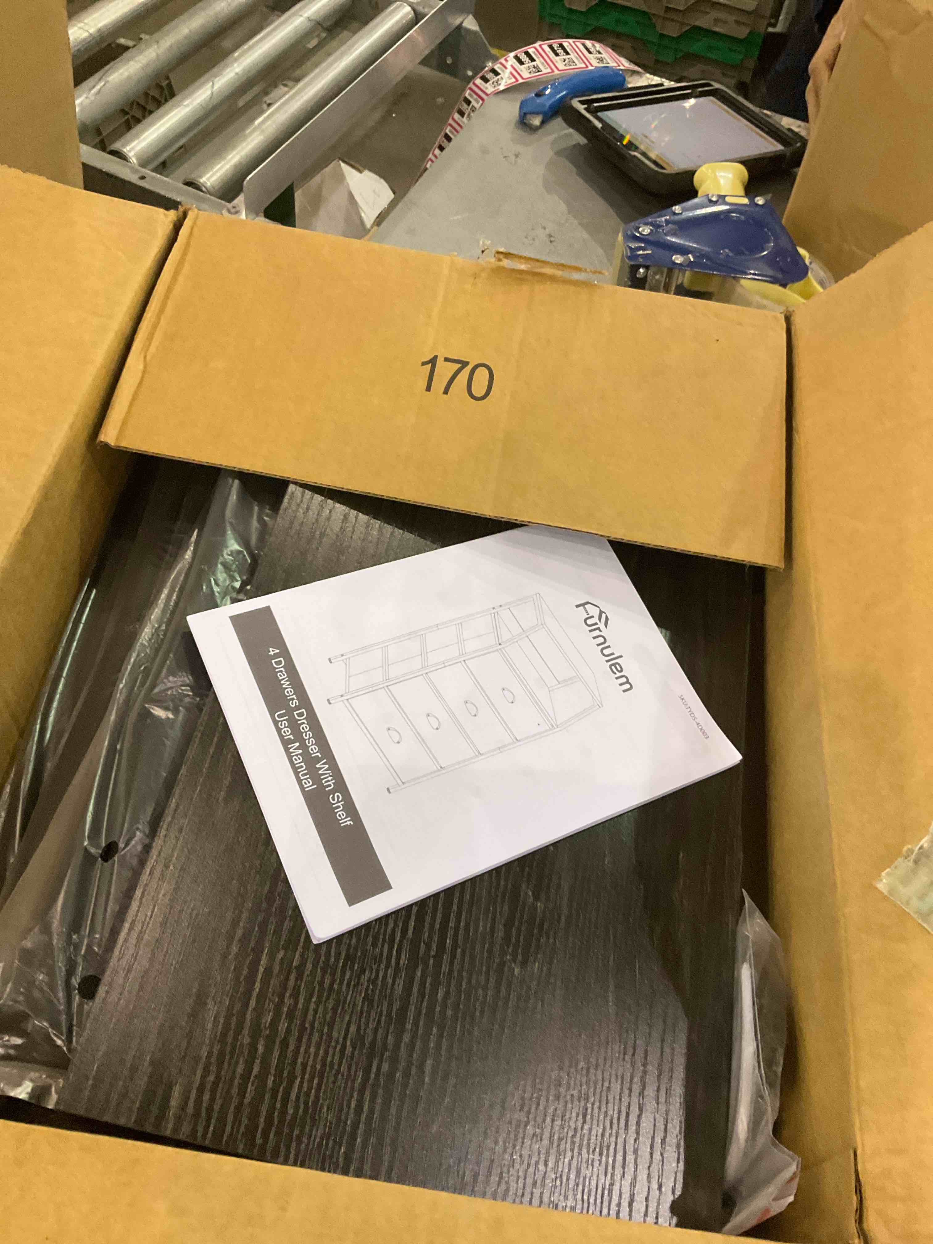 https://s3.amazonaws.com/lotting-images-prod/bidfta/EXS01130347_1706108808115.jpeg
