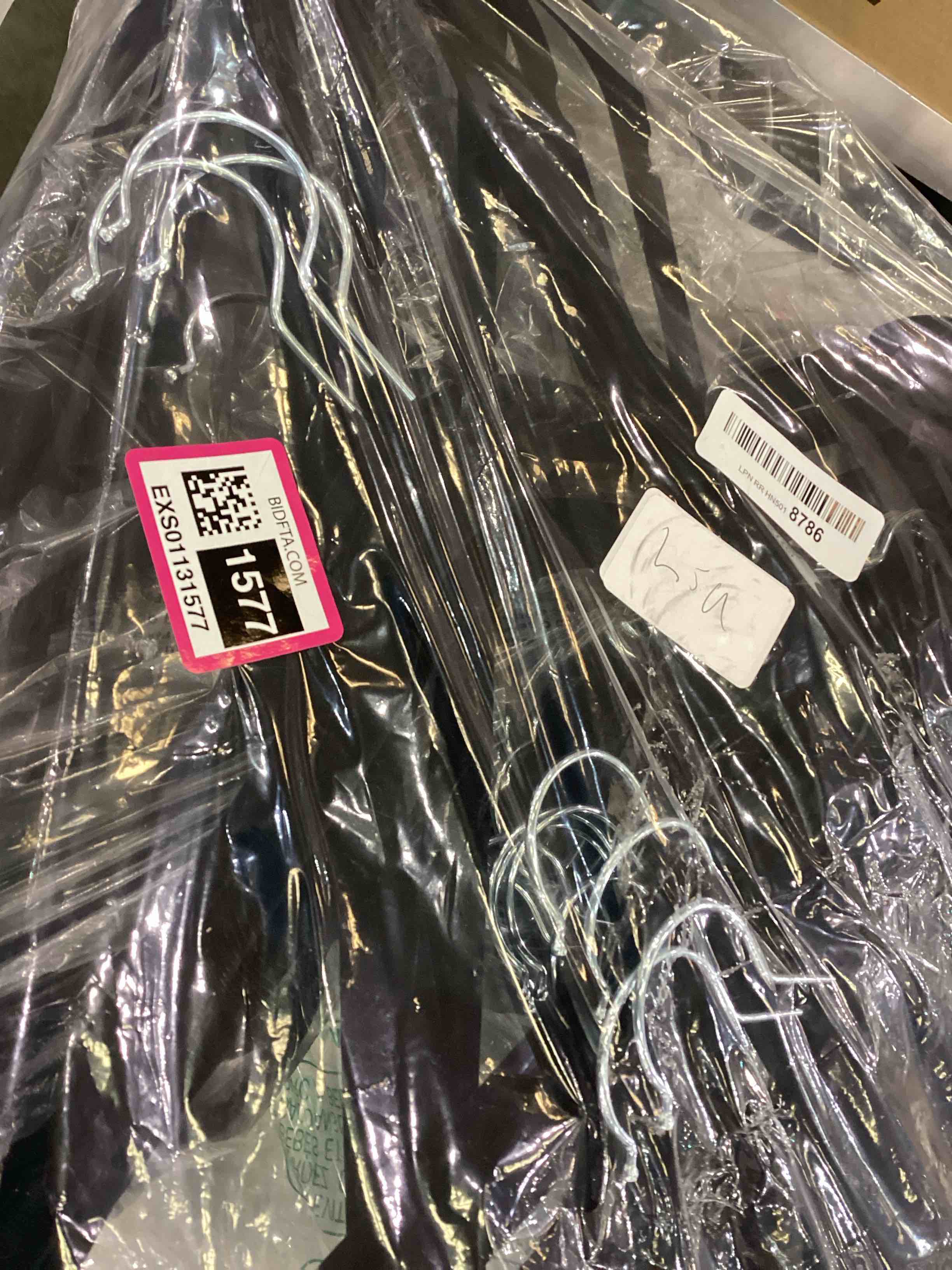 https://s3.amazonaws.com/lotting-images-prod/bidfta/EXS01131577_1705946578903.jpeg