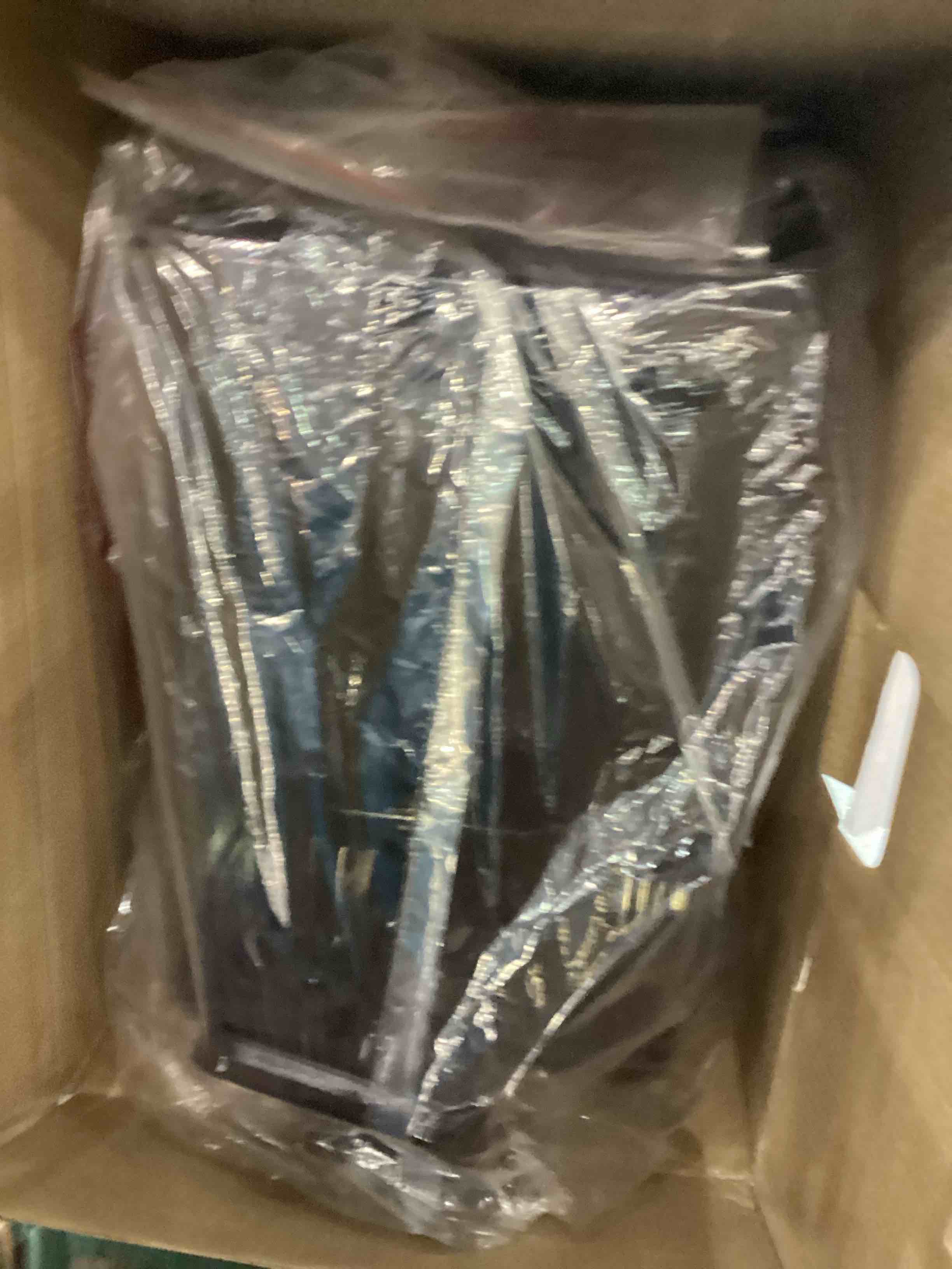 https://s3.amazonaws.com/lotting-images-prod/bidfta/EXS01131622_1706024554411.jpeg