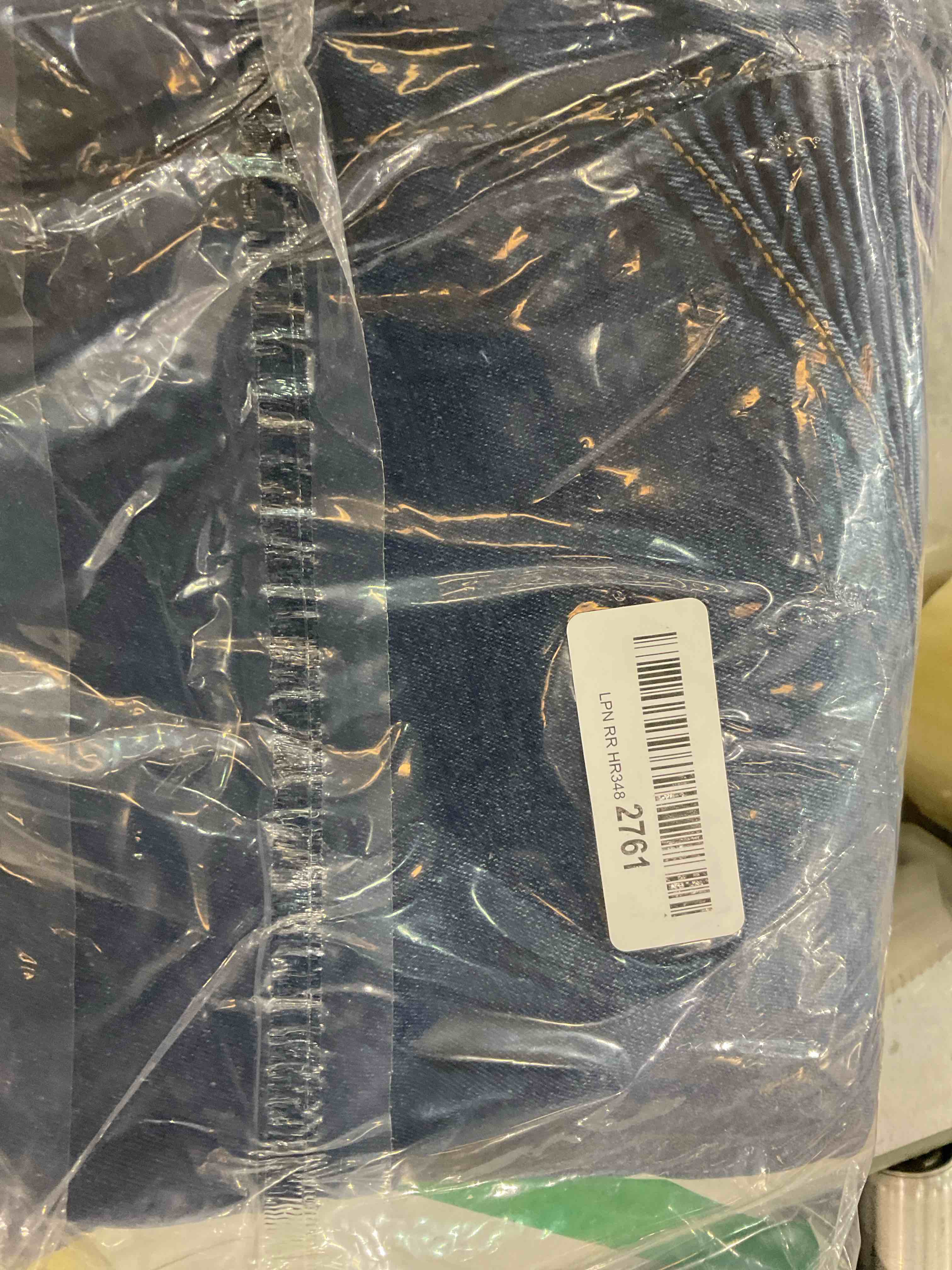 https://s3.amazonaws.com/lotting-images-prod/bidfta/EXS01132272_1705953563065.jpeg