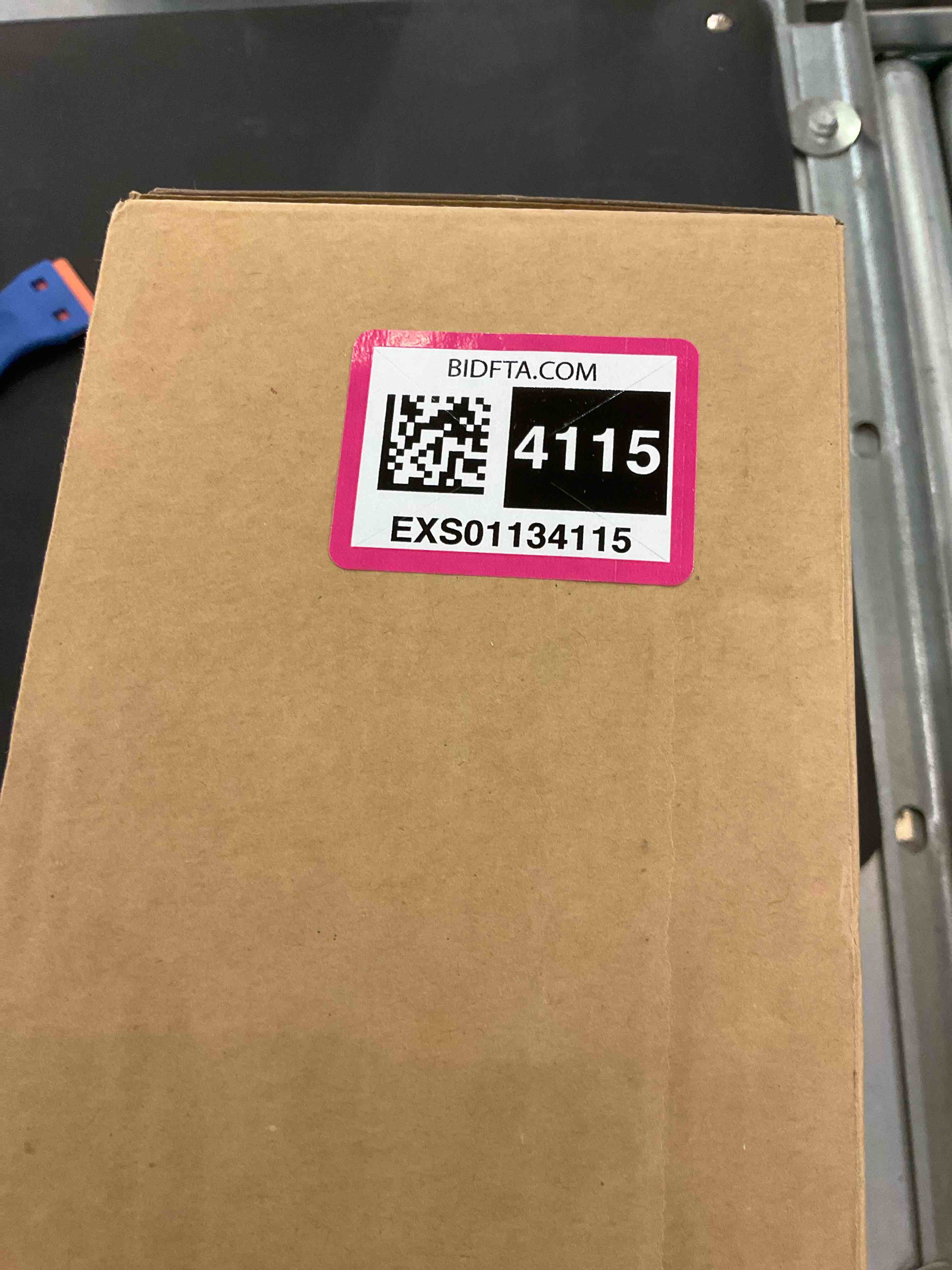 https://s3.amazonaws.com/lotting-images-prod/bidfta/EXS01134115_1705940389906.jpeg