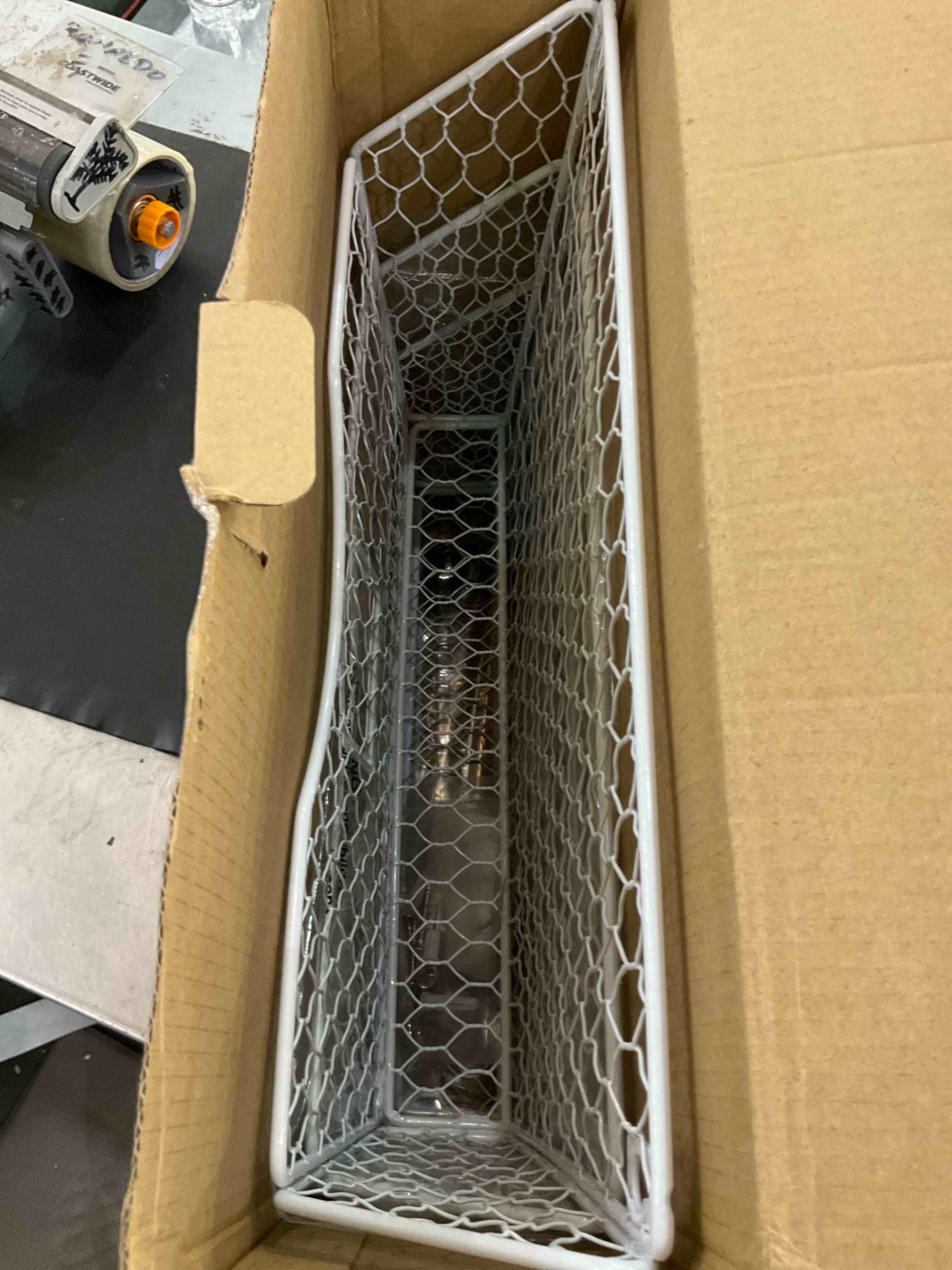 https://s3.amazonaws.com/lotting-images-prod/bidfta/EXS01134448_1706715716282.jpeg