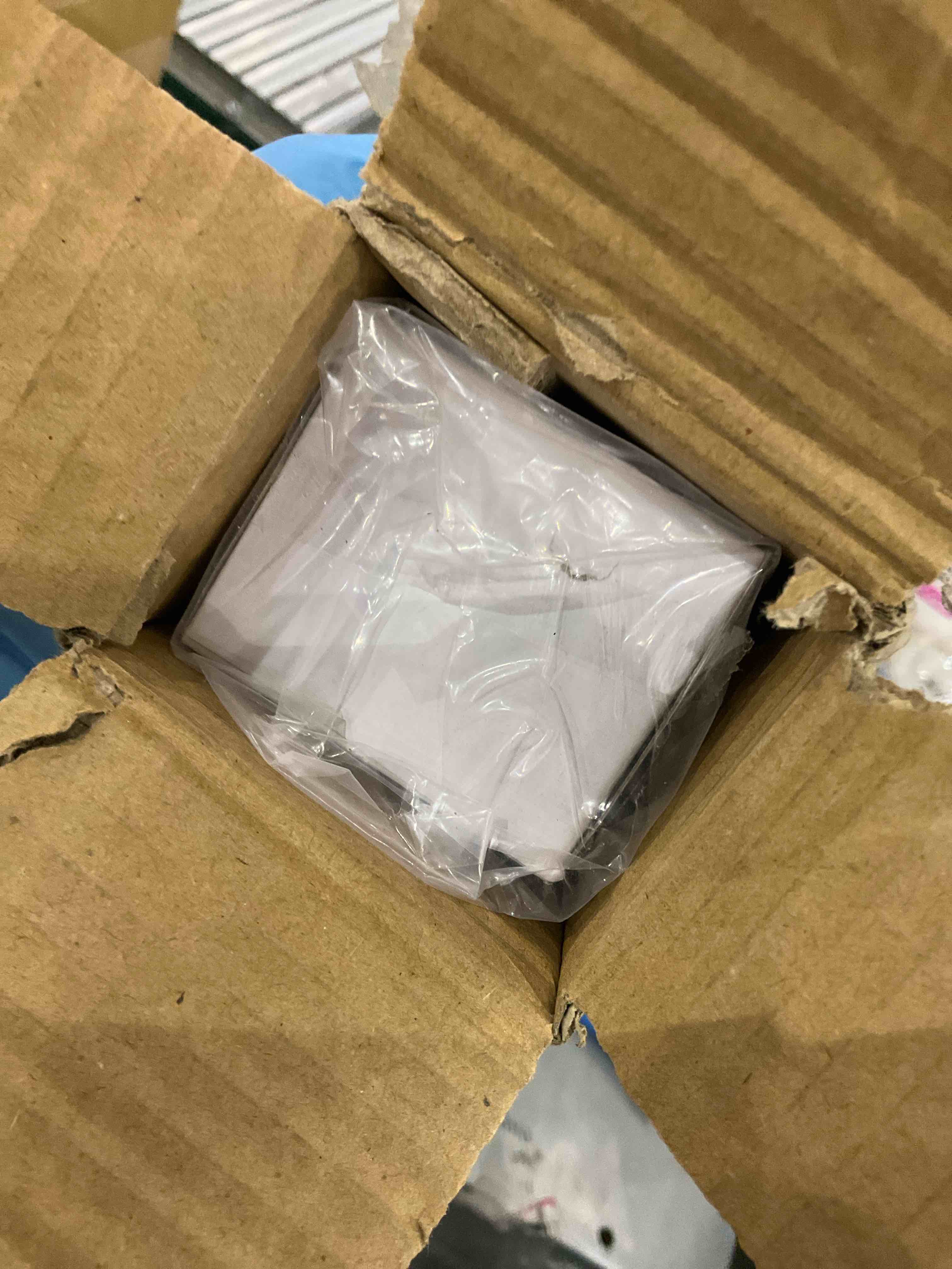 https://s3.amazonaws.com/lotting-images-prod/bidfta/EXS01135232_1706013495947.jpeg