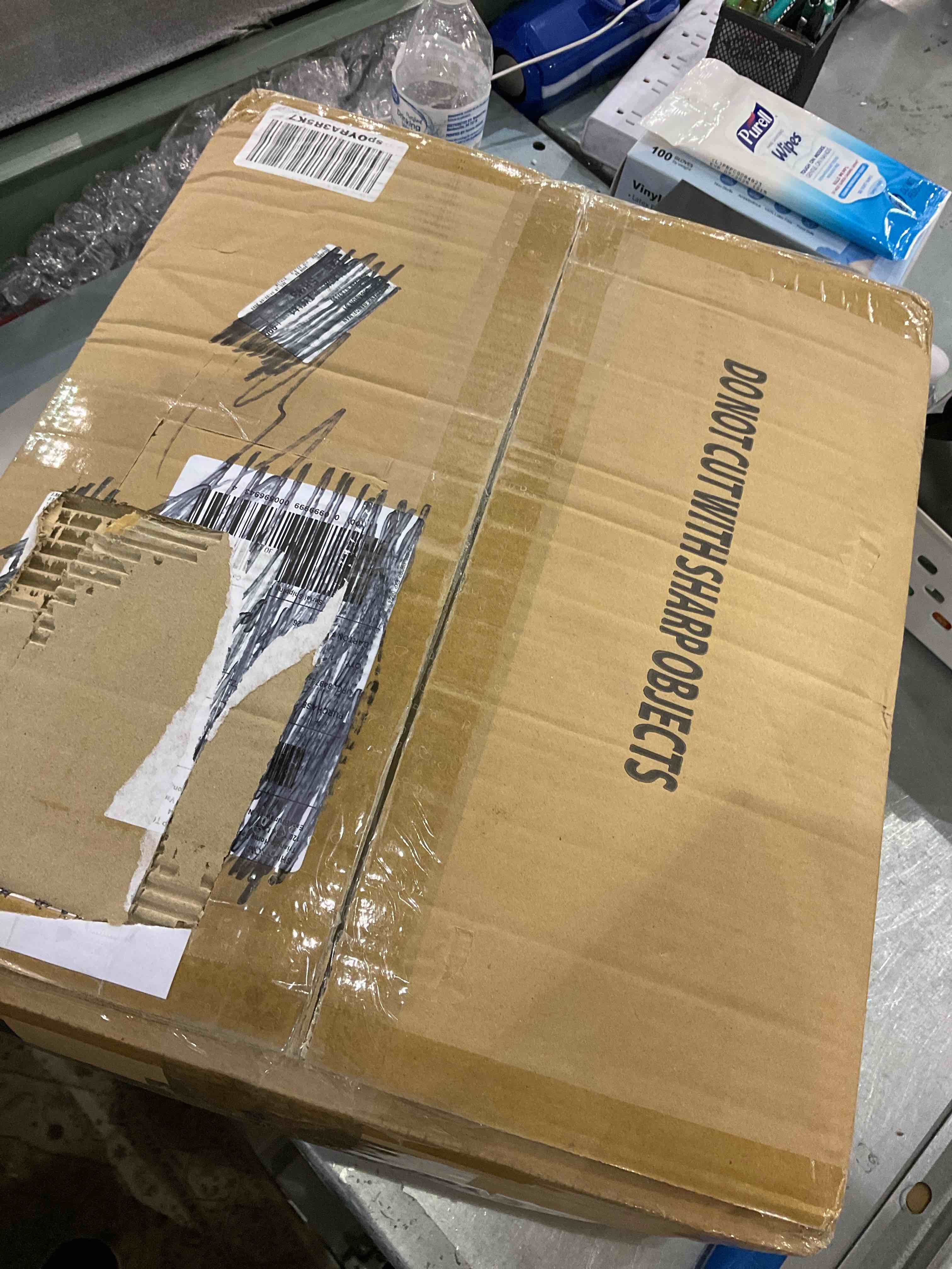 https://s3.amazonaws.com/lotting-images-prod/bidfta/EXS01135418_1706102679026.jpeg