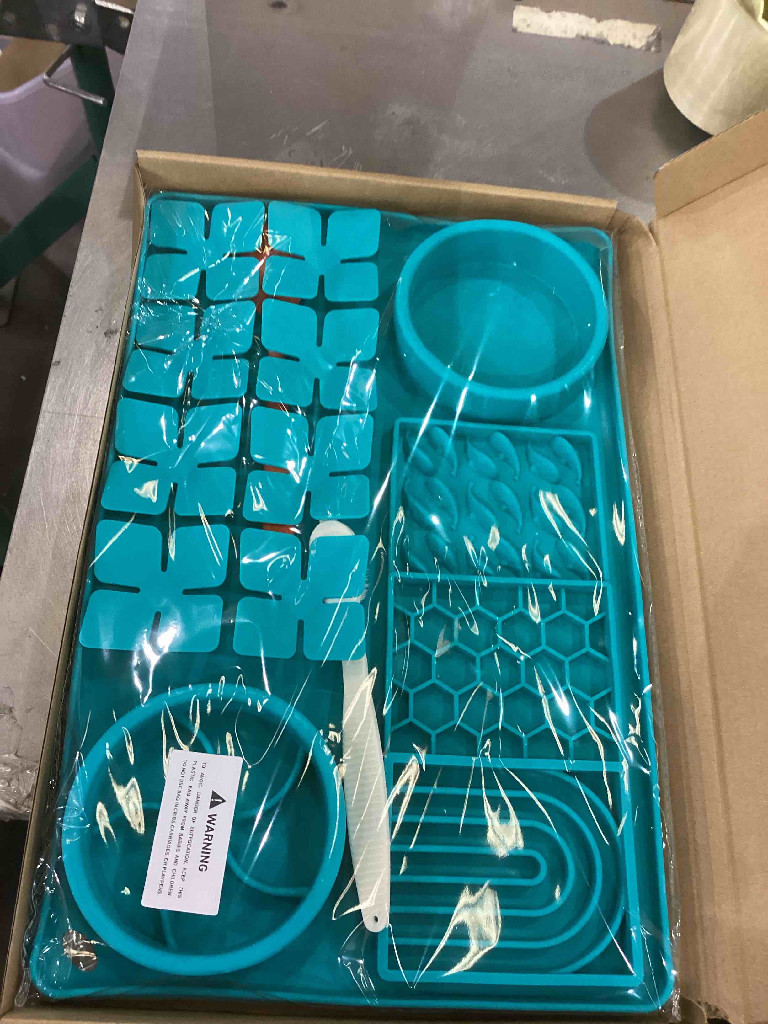 https://s3.amazonaws.com/lotting-images-prod/bidfta/EXS01136028_1706040912642.jpeg