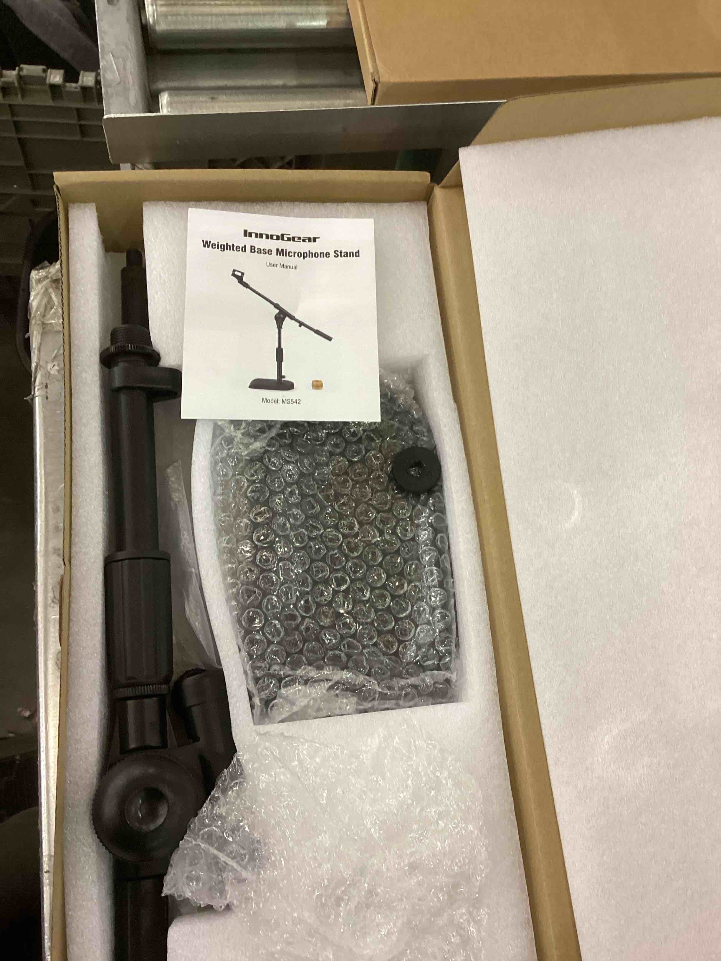 https://s3.amazonaws.com/lotting-images-prod/bidfta/EXS01136030_1706041124129.jpeg