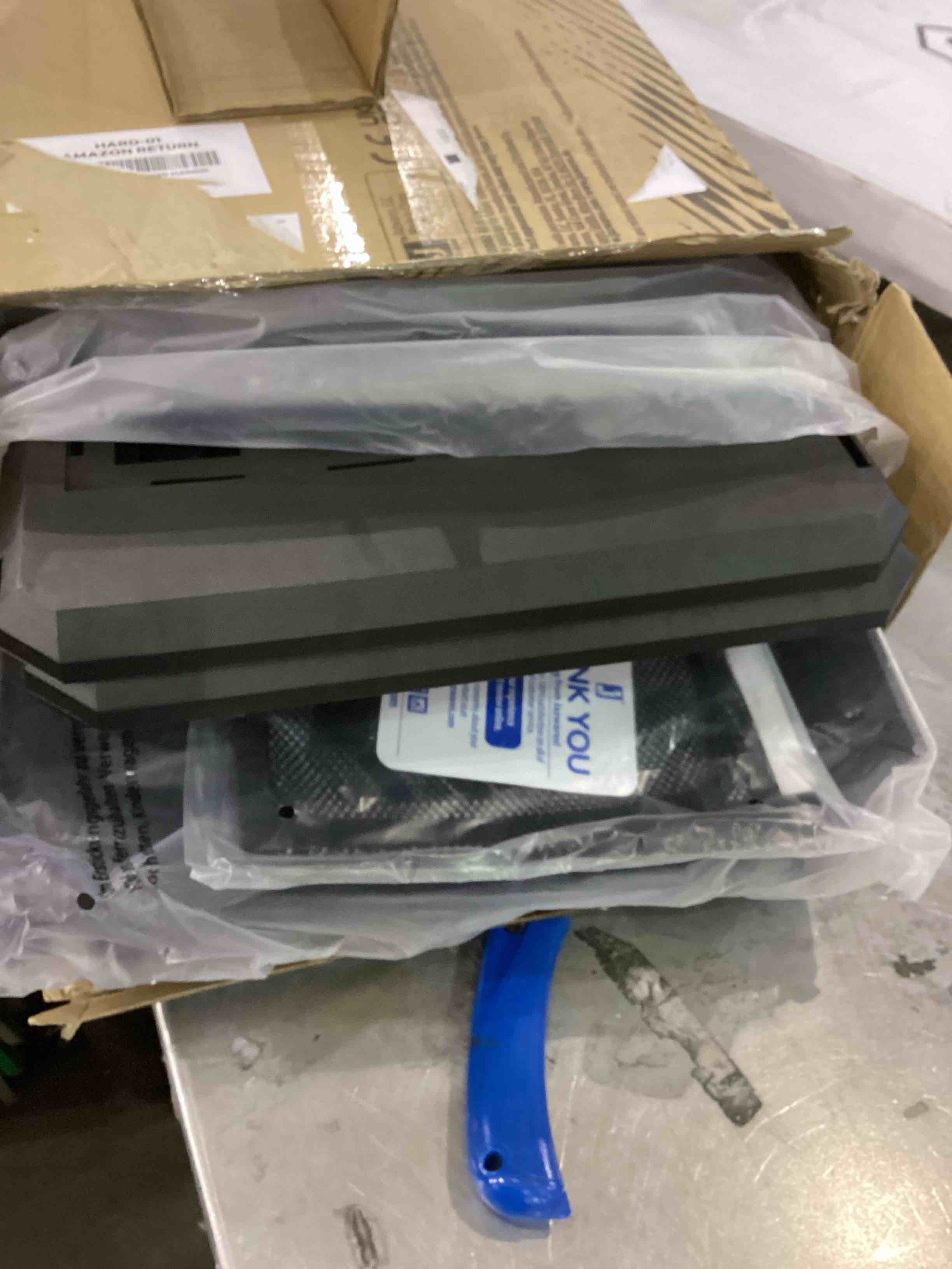 https://s3.amazonaws.com/lotting-images-prod/bidfta/EXS01136167_1706122023486.jpeg