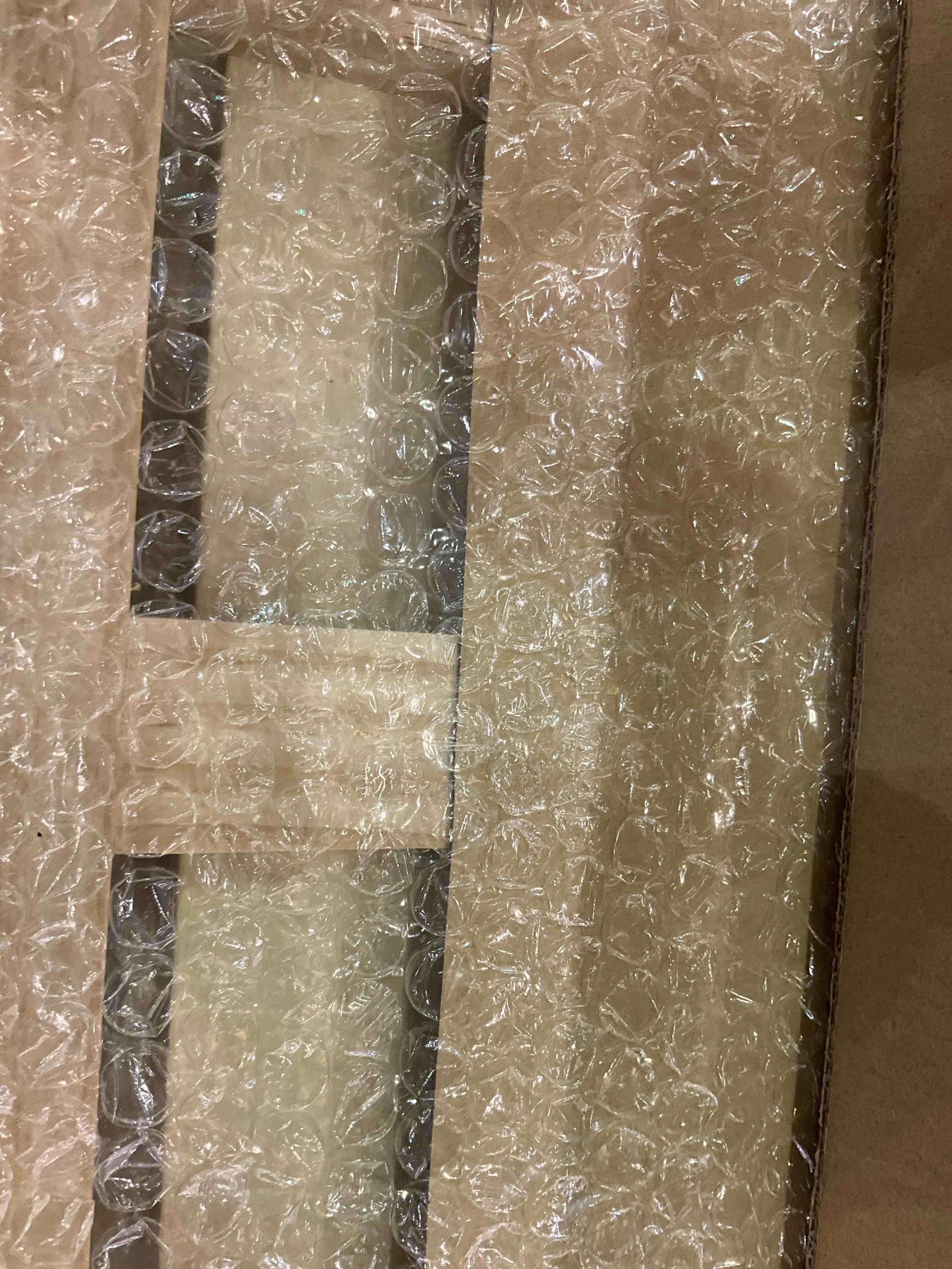 https://s3.amazonaws.com/lotting-images-prod/bidfta/EXS01138643_1706031533085.jpeg