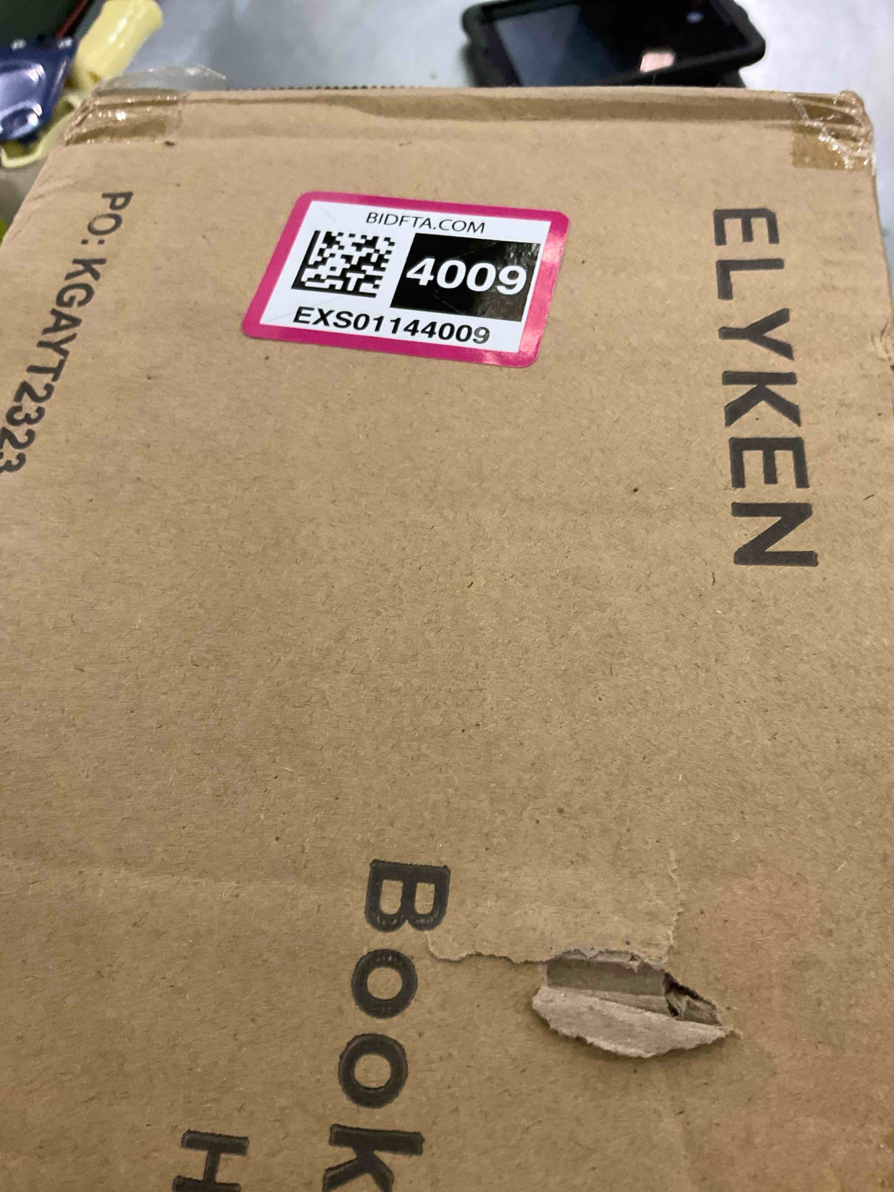 https://s3.amazonaws.com/lotting-images-prod/bidfta/EXS01144009_1707835144582.jpeg