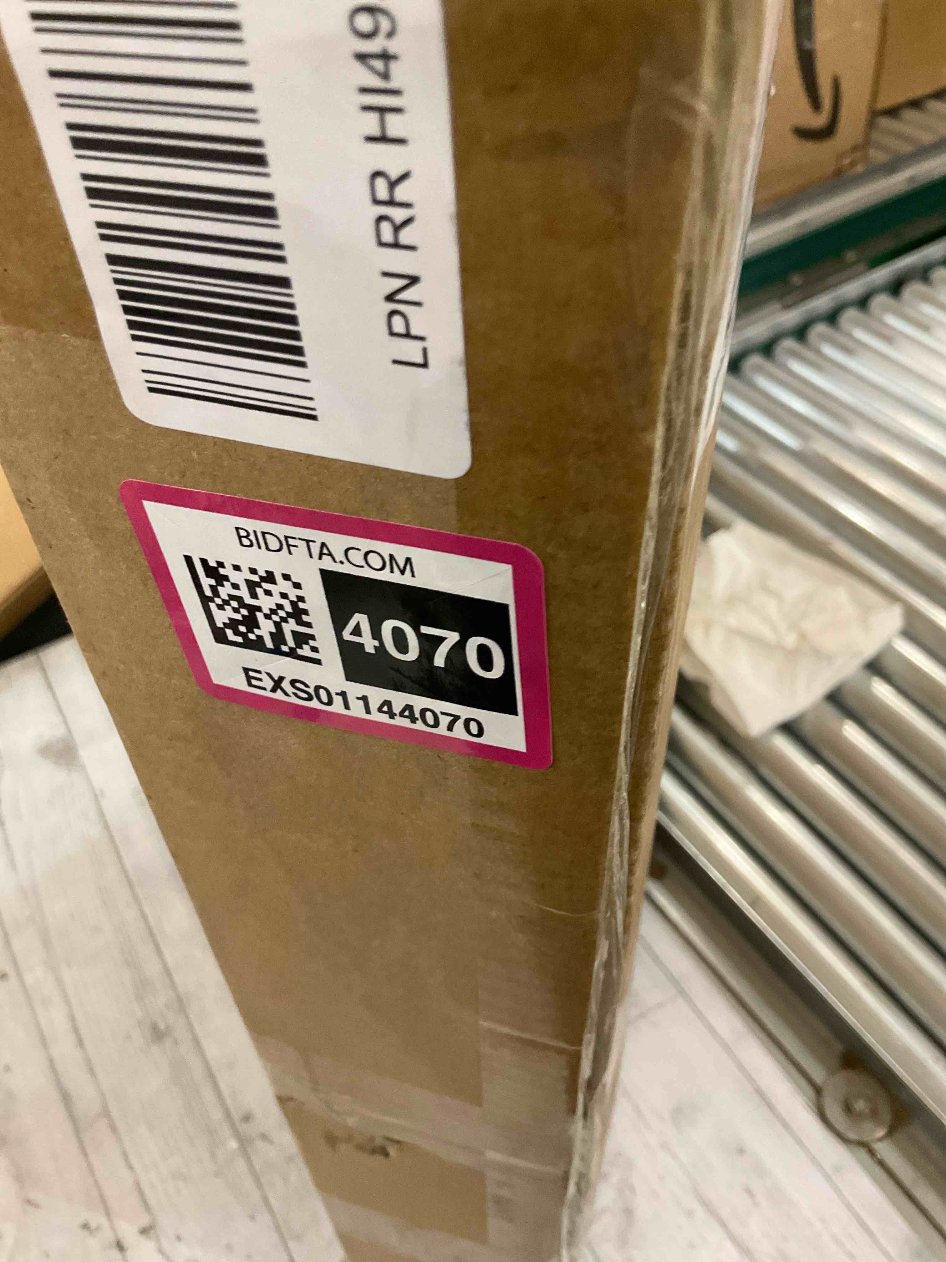 https://s3.amazonaws.com/lotting-images-prod/bidfta/EXS01144070_1707846521807.jpeg